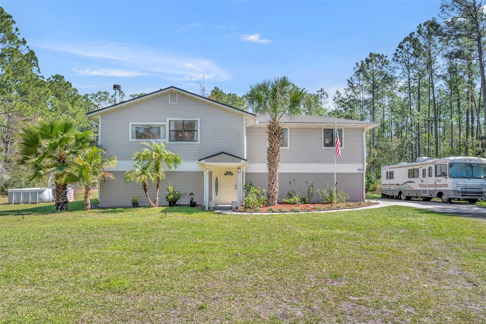 1605 Guava Ln Property Photo