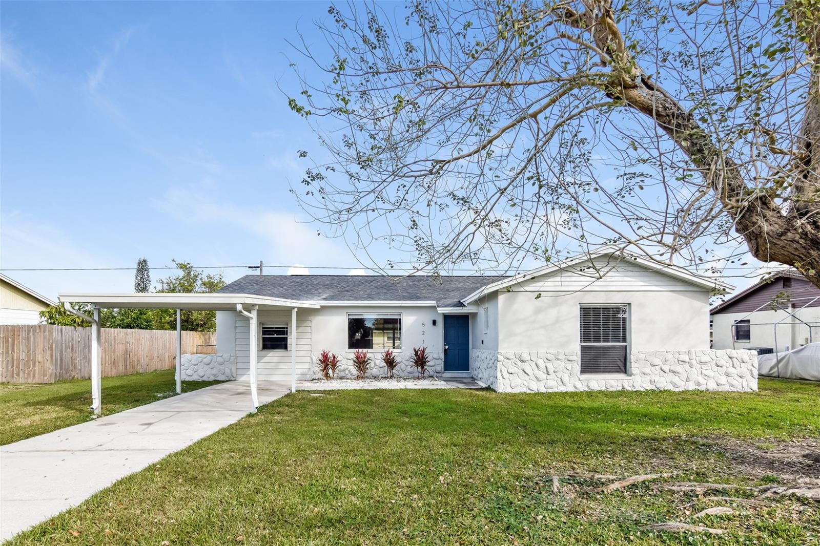 521 Florida Cir S Property Photo