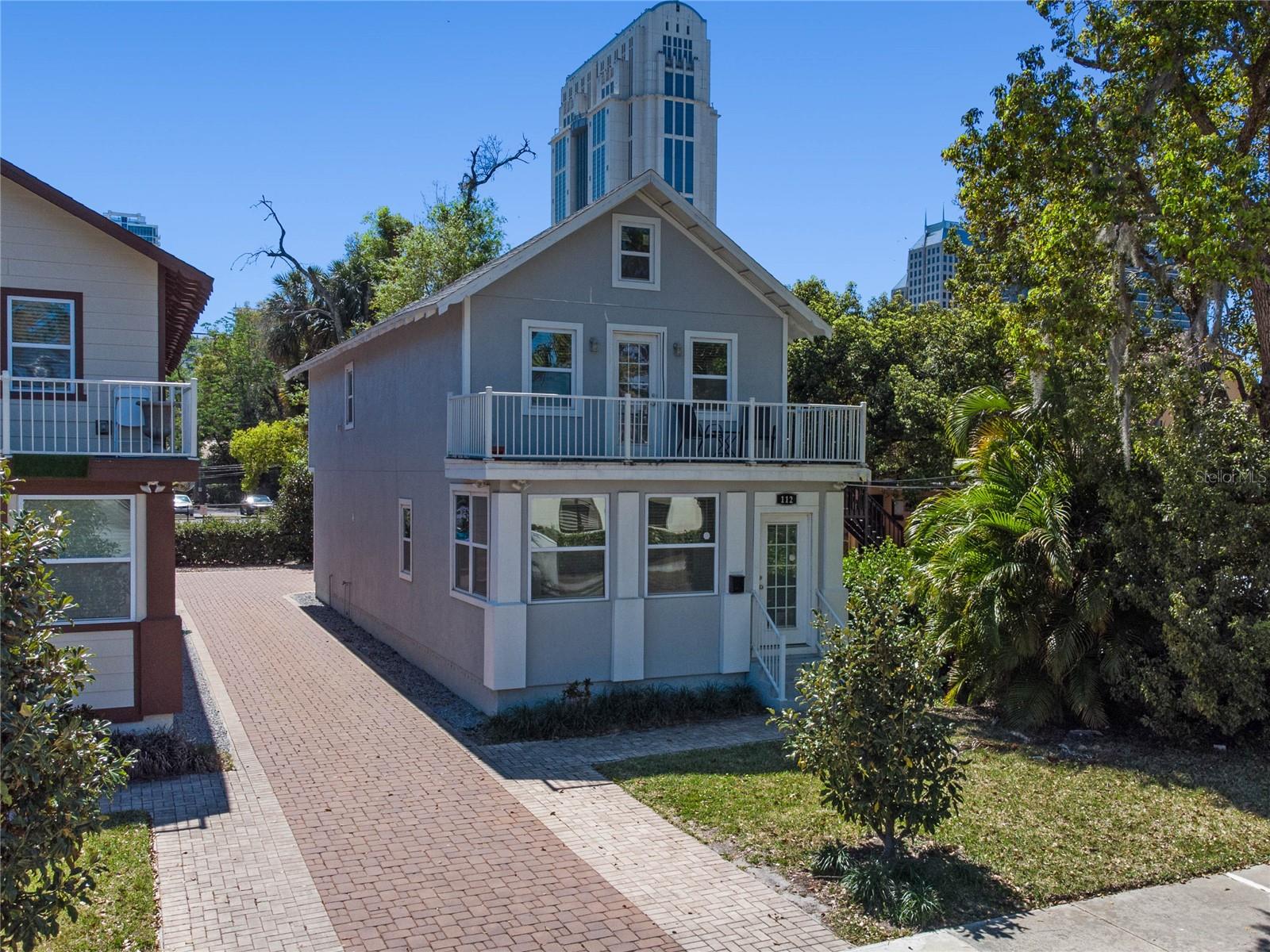 112 E Concord St Property Photo