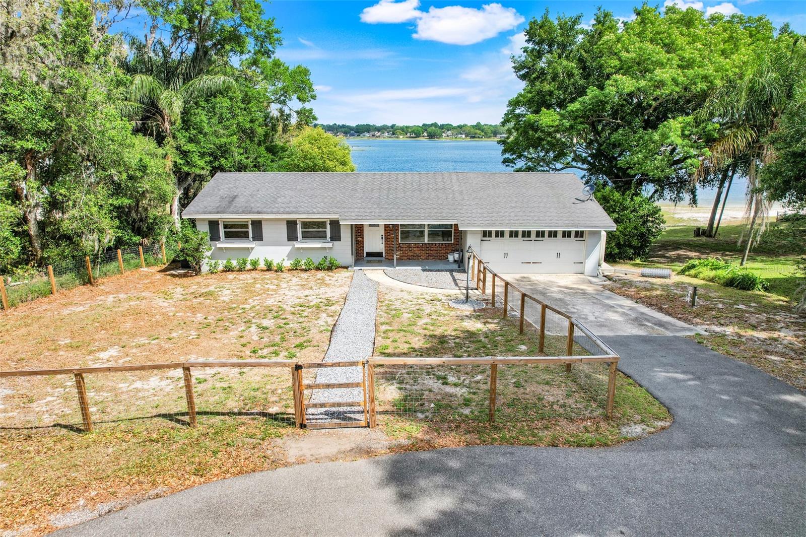 9865 White Rd Property Photo