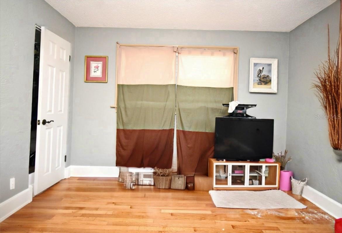 822 State Ave Property Photo 14