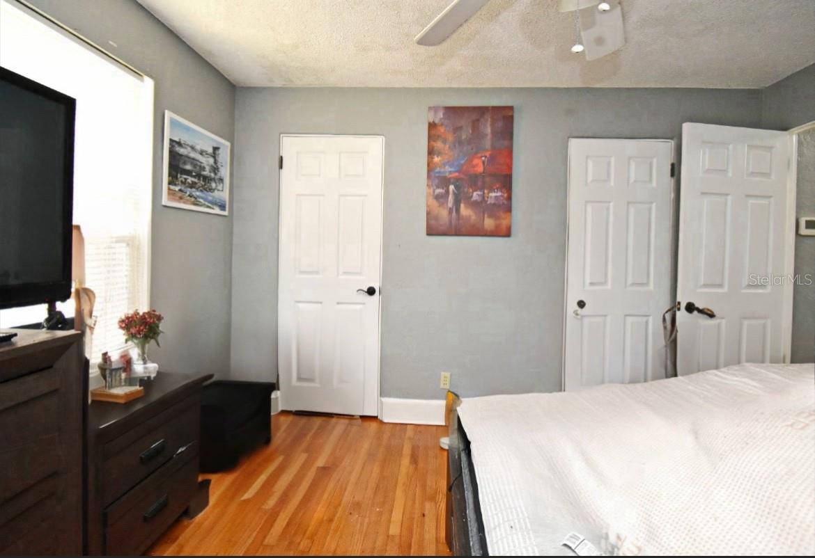 822 State Ave Property Photo 15