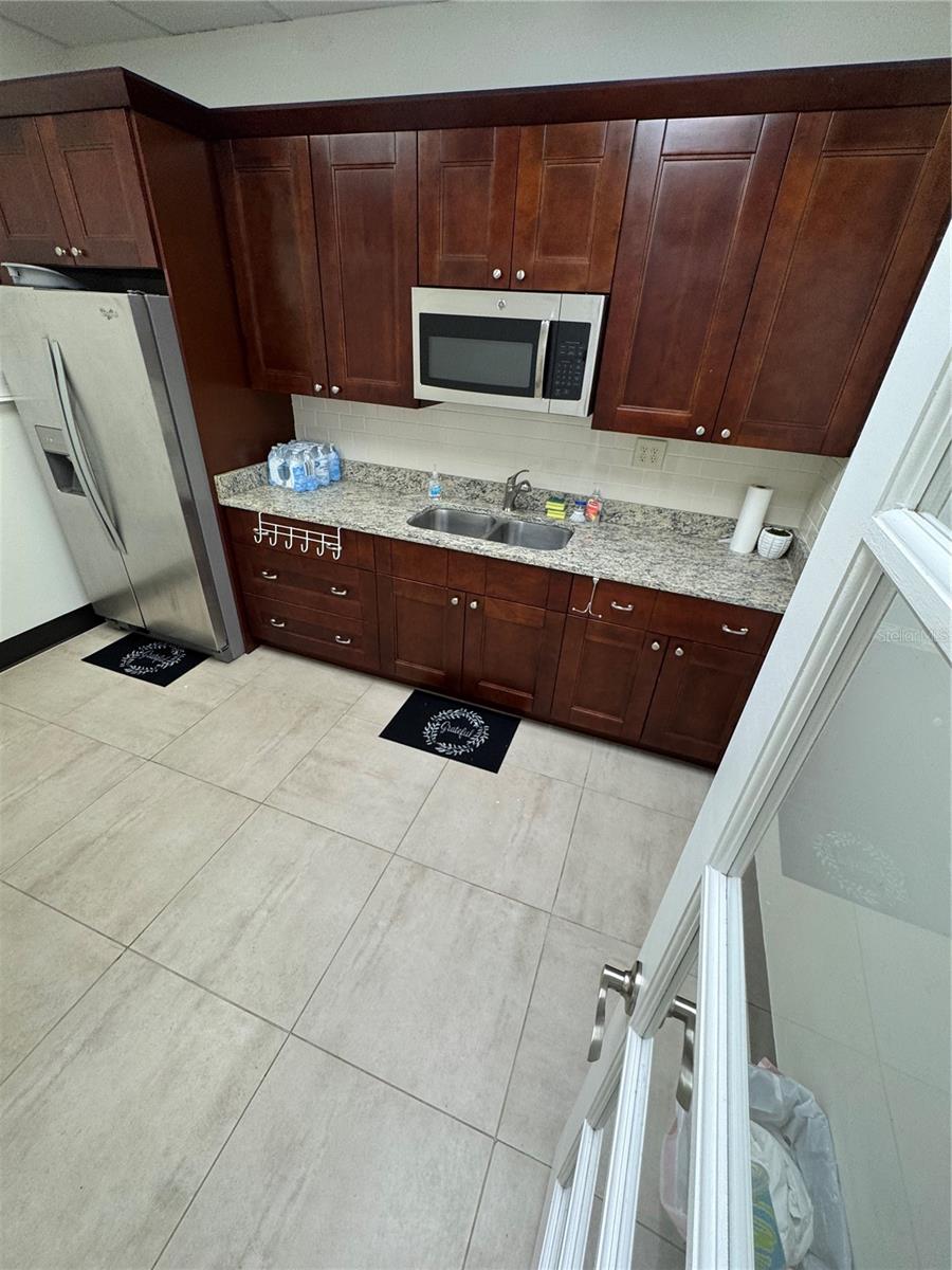 6052 Turkey Lake Rd #118 Property Photo 11