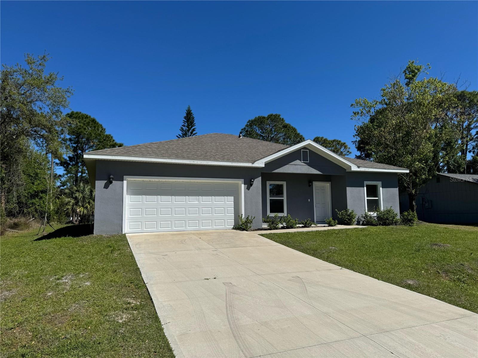 561 Wildmer Rd Property Photo