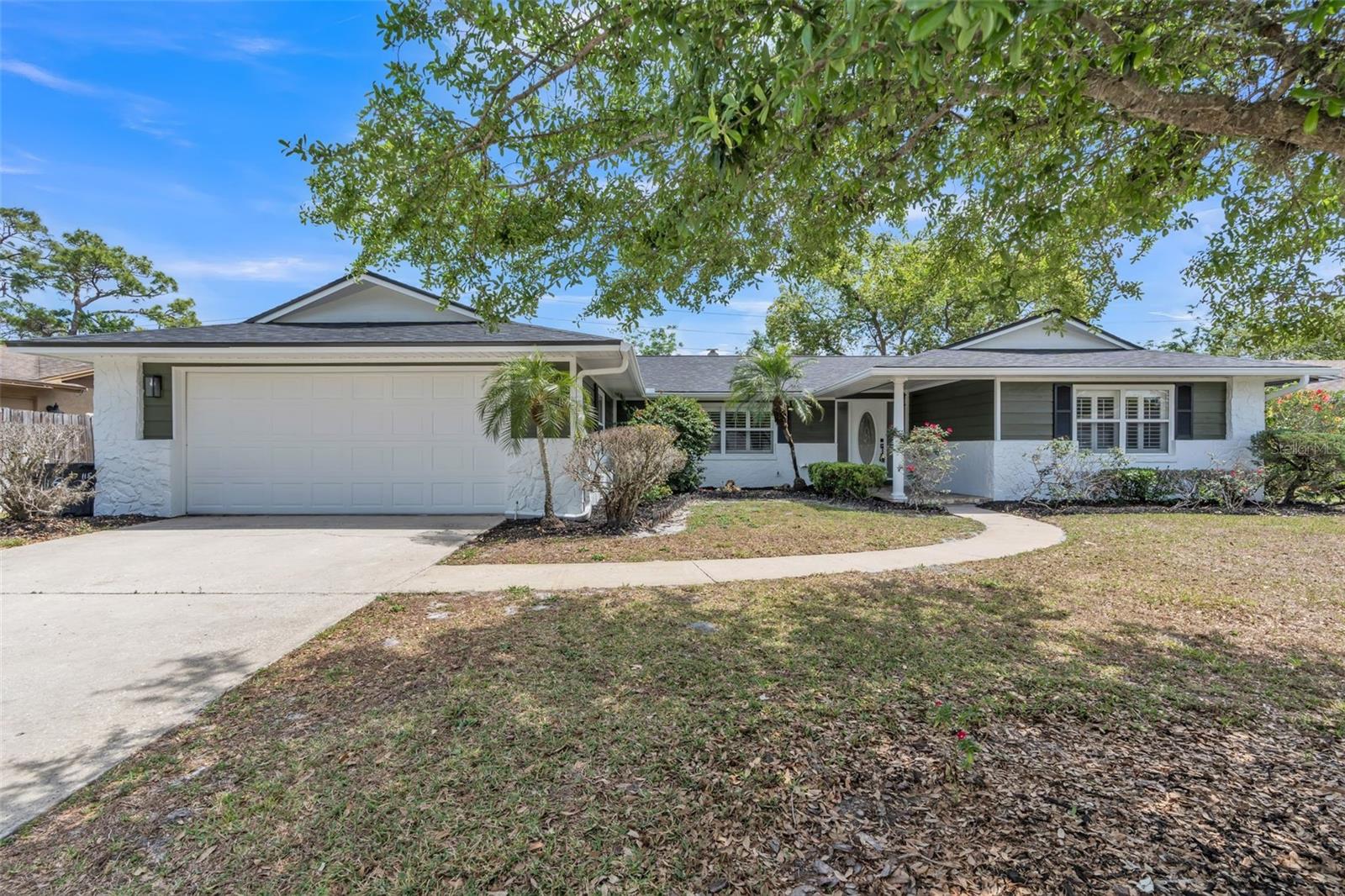 116 E Cottesmore Cir Property Photo 1