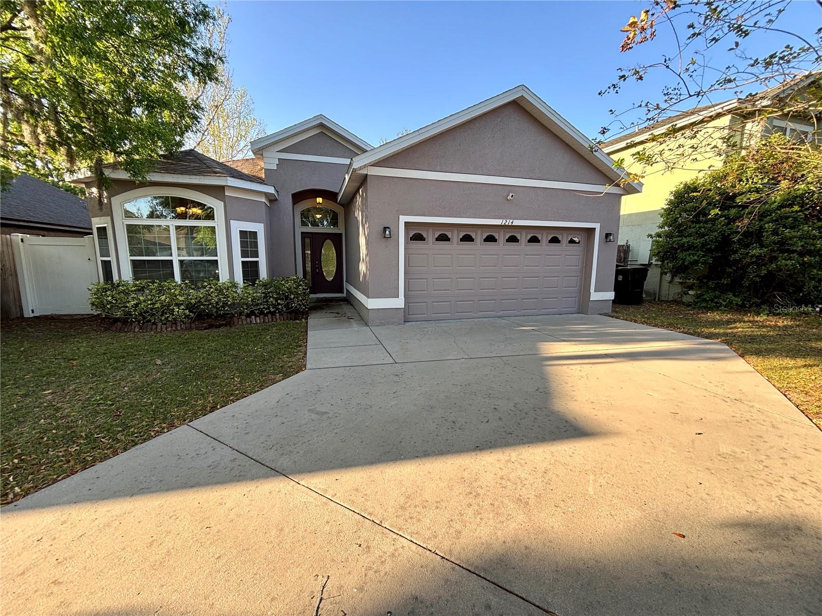 1214 Lake Blue Cir Property Photo