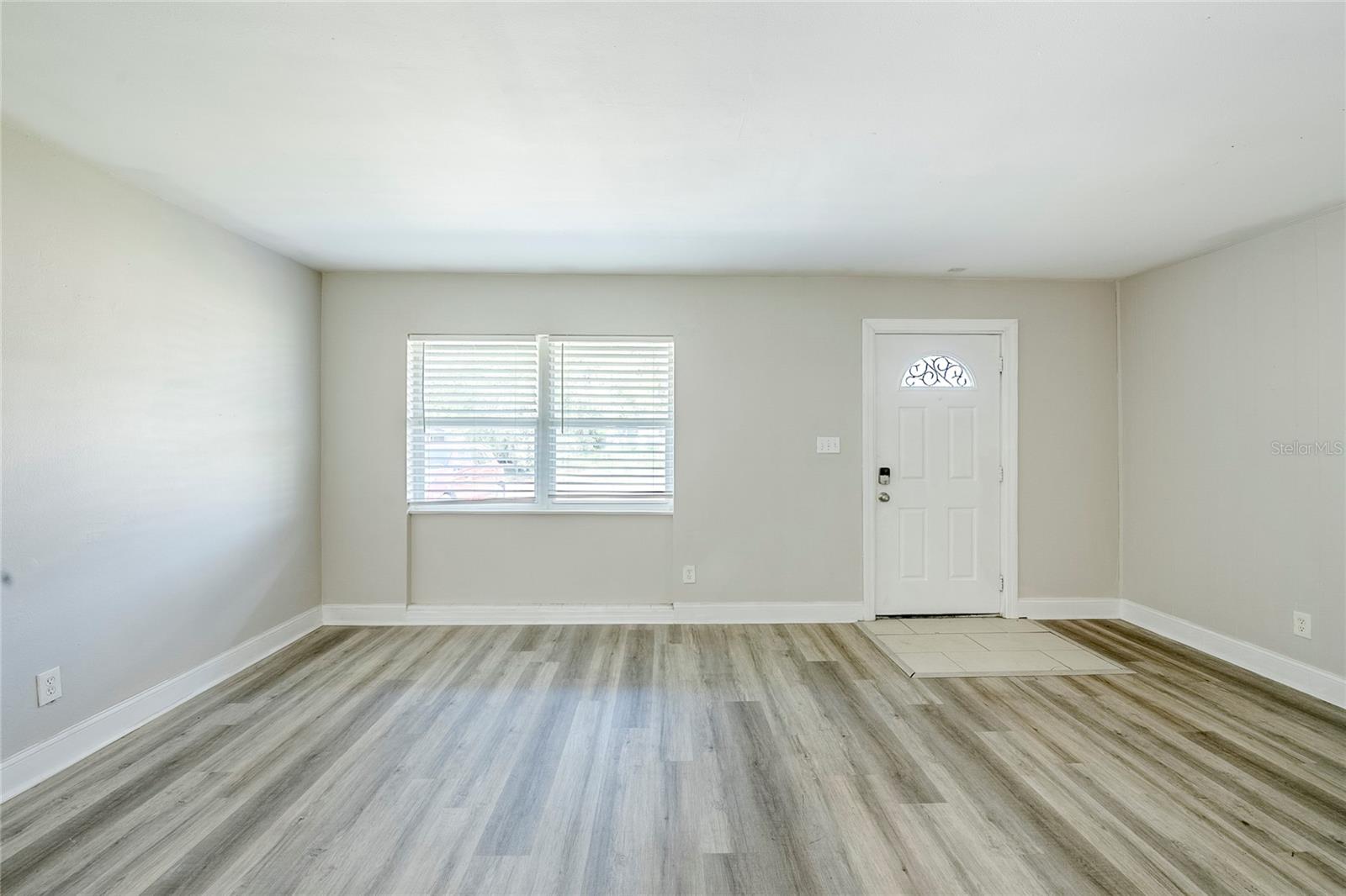 5210 Grandview Dr Property Photo 5