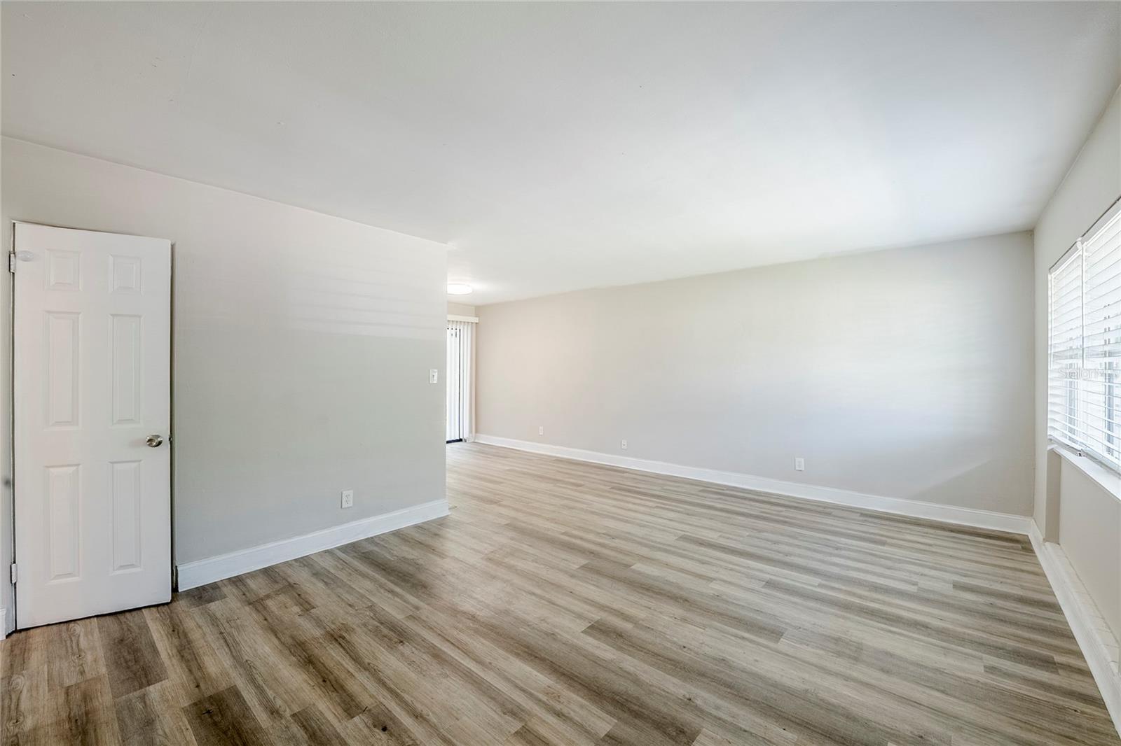 5210 Grandview Dr Property Photo 6