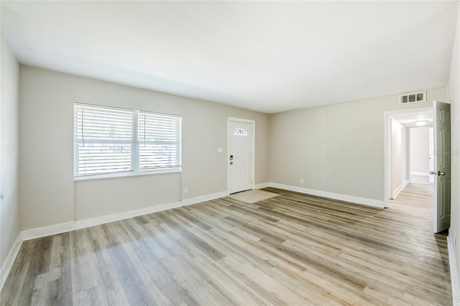 5210 Grandview Dr Property Photo 8