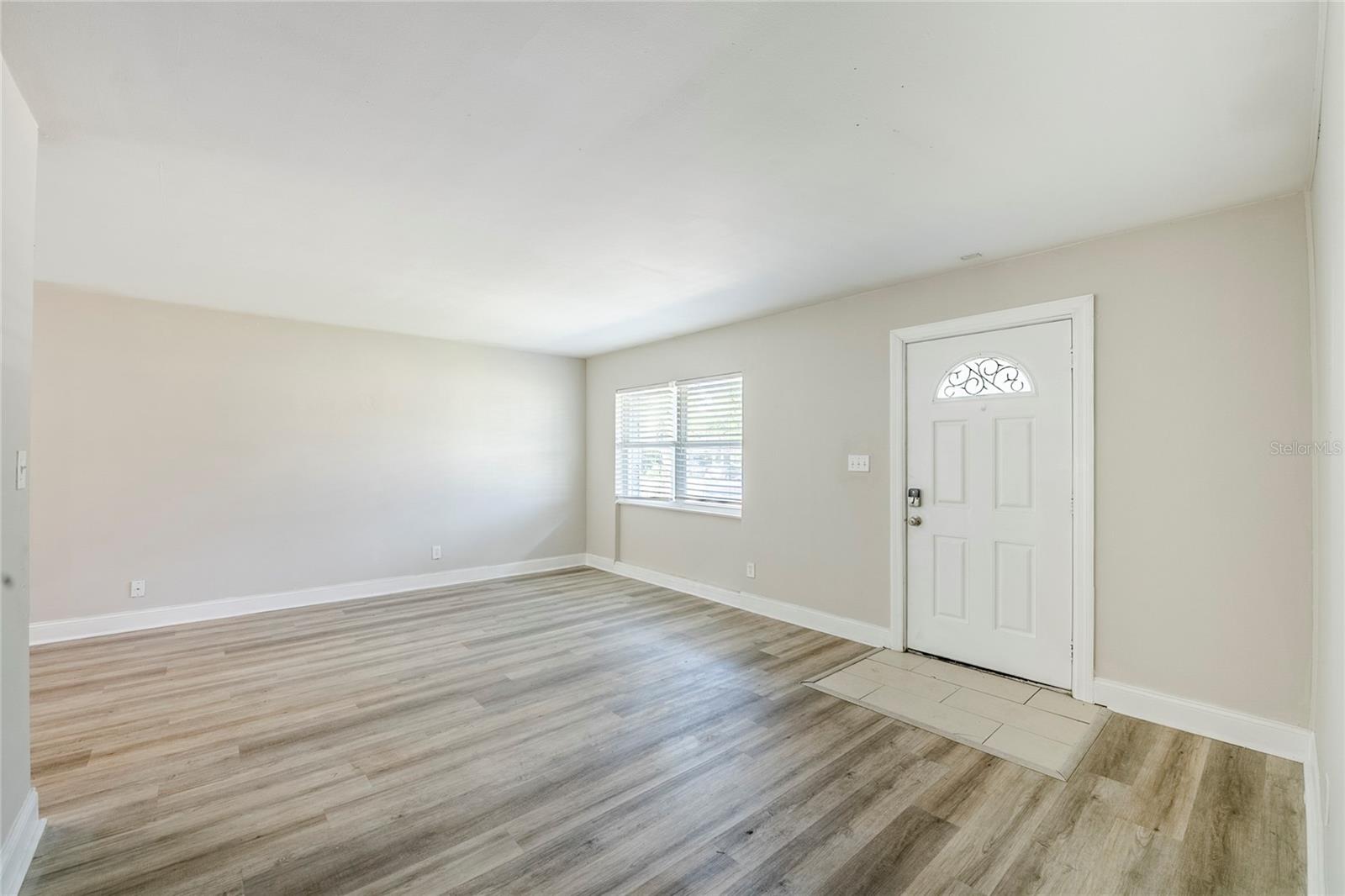 5210 Grandview Dr Property Photo 9