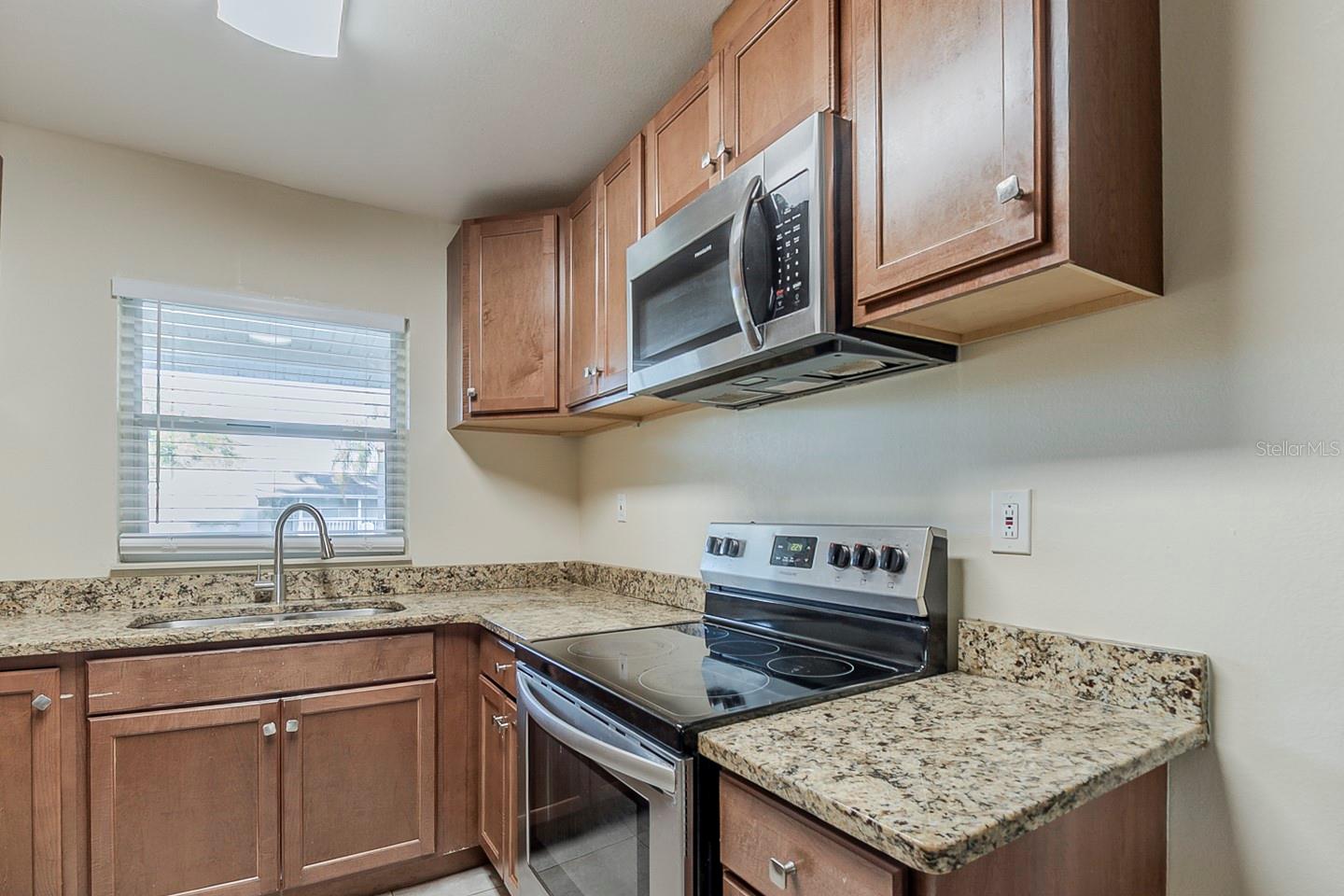 4320 Meadowbrook Ave Property Photo 6