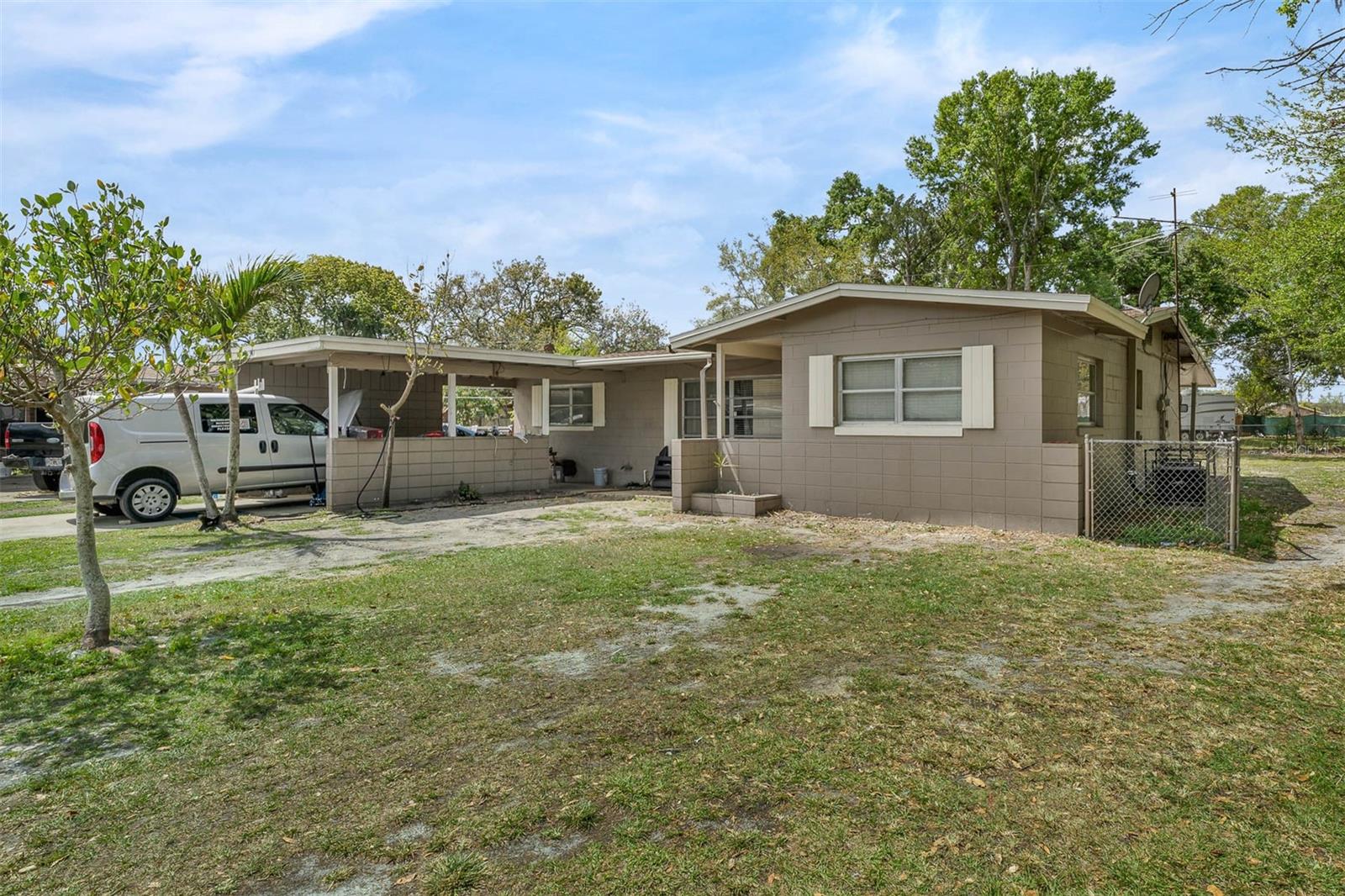 941 Grey Oak Ct Property Photo 1