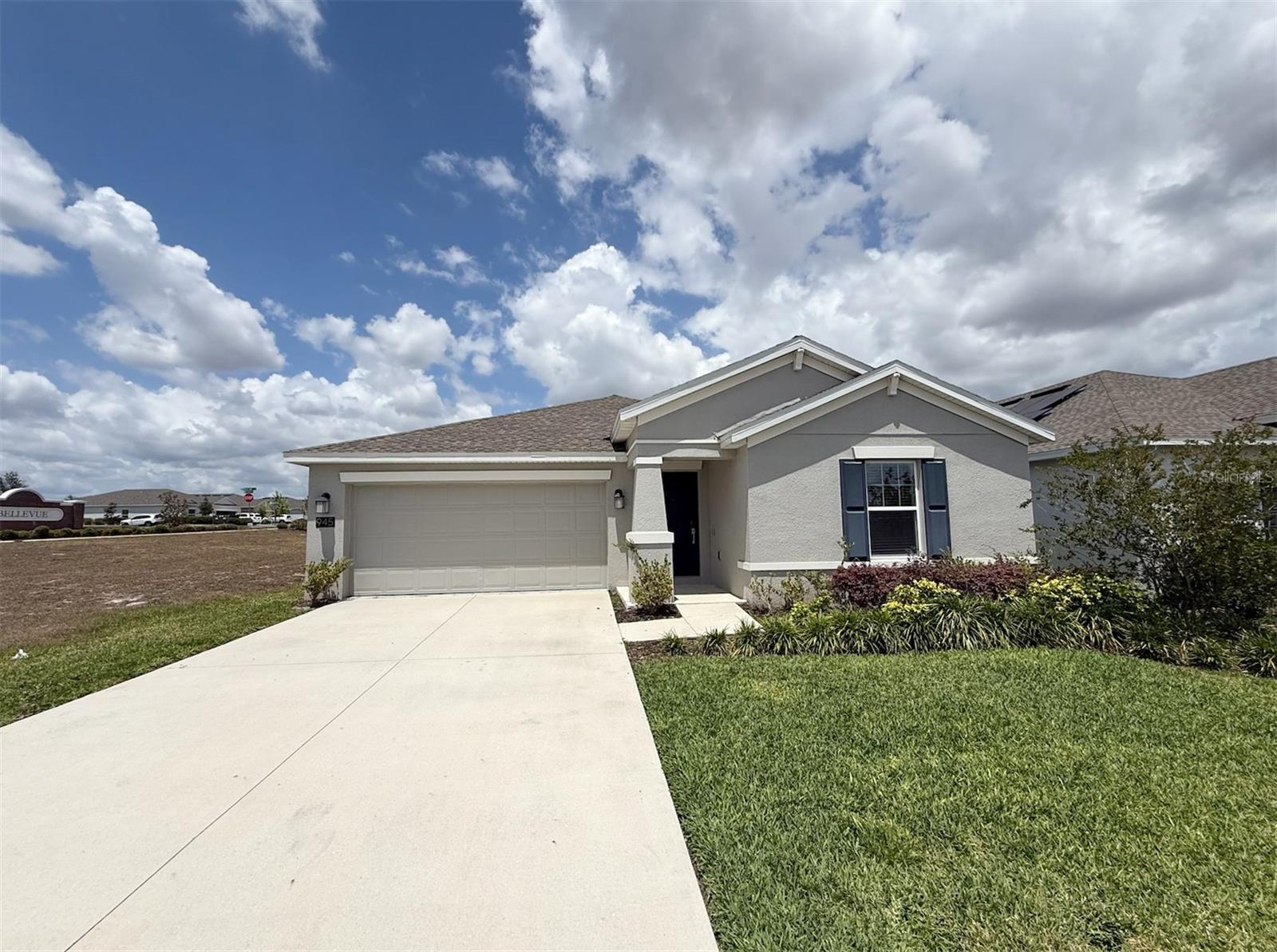945 Laurel View Way Property Photo 1