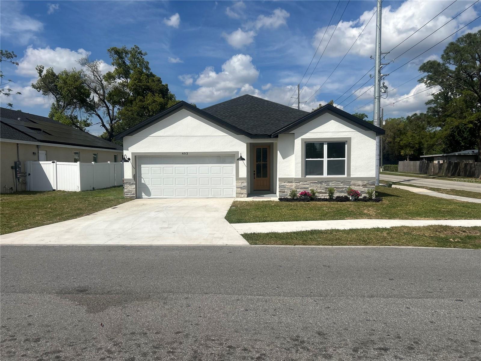 493 E Palmetto Ave Property Photo