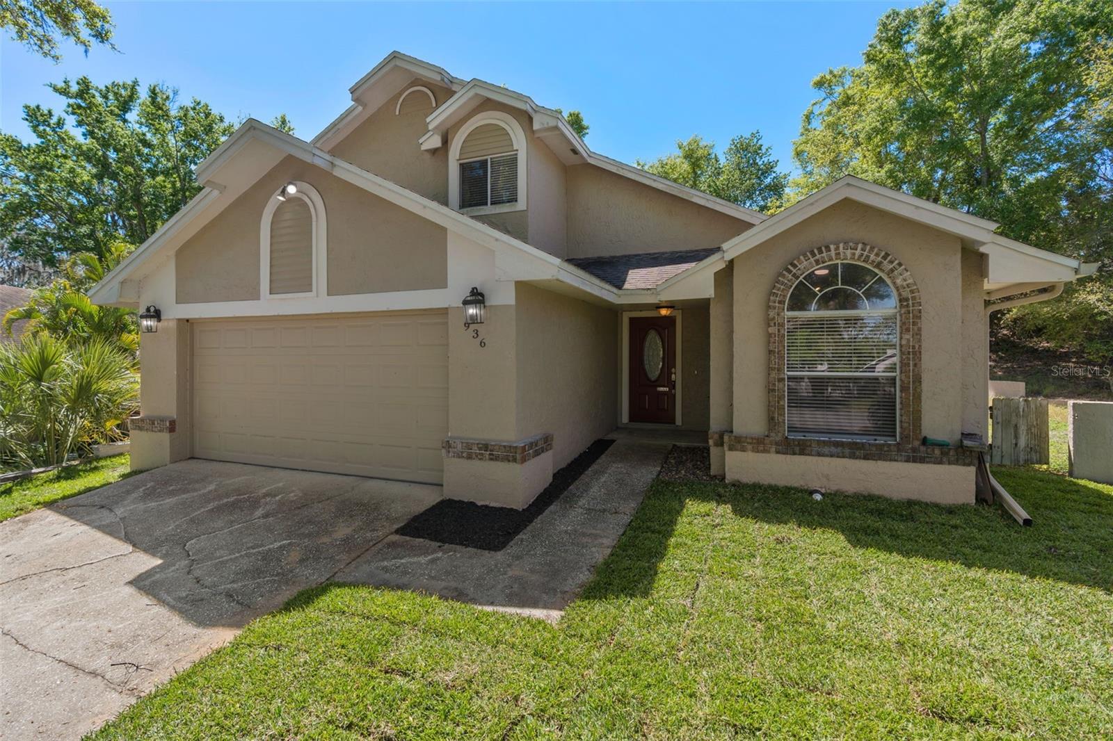 936 Summer Lakes Dr Property Photo 1