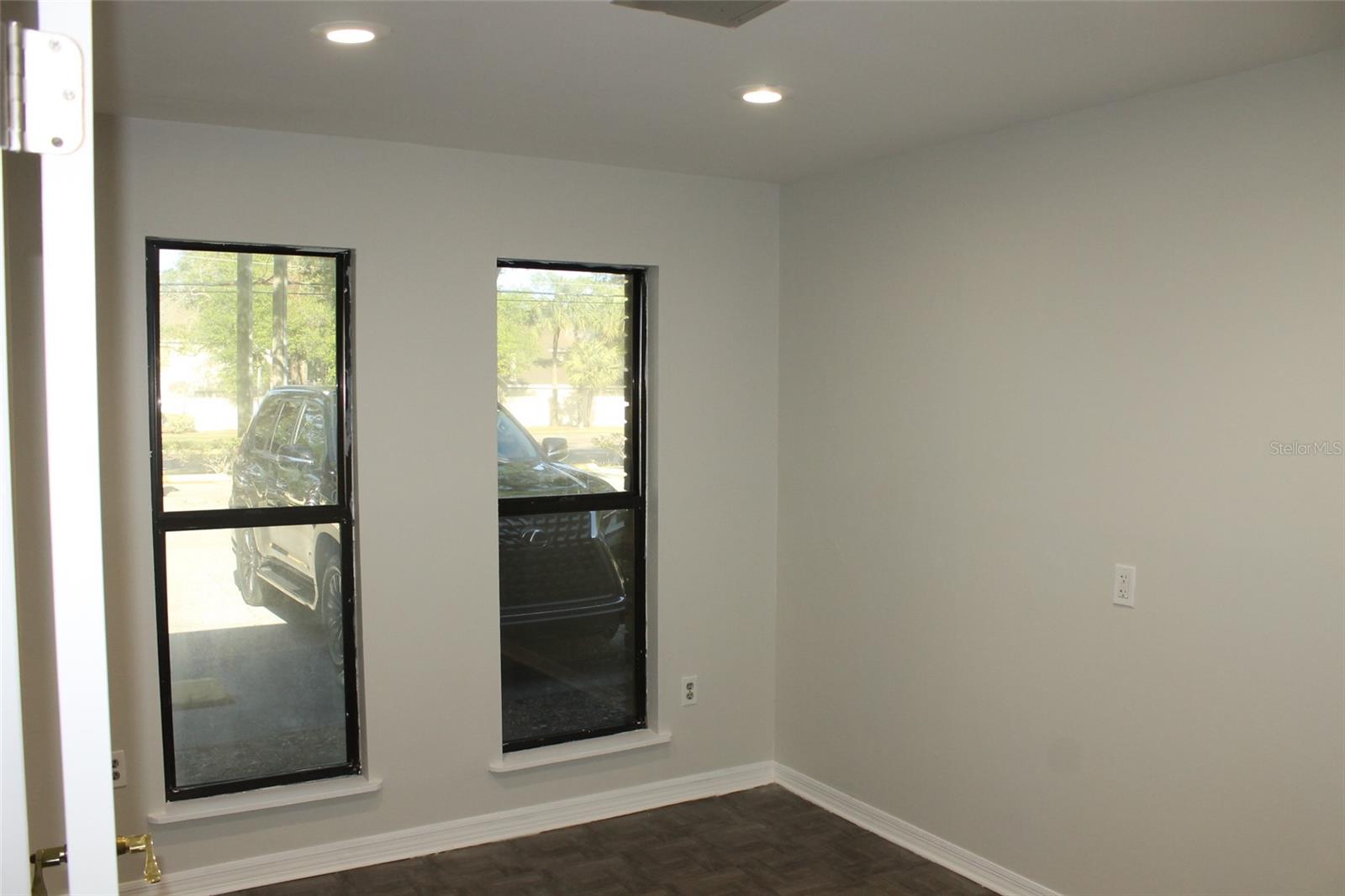 421 Montgomery Rd #125 Property Photo 2