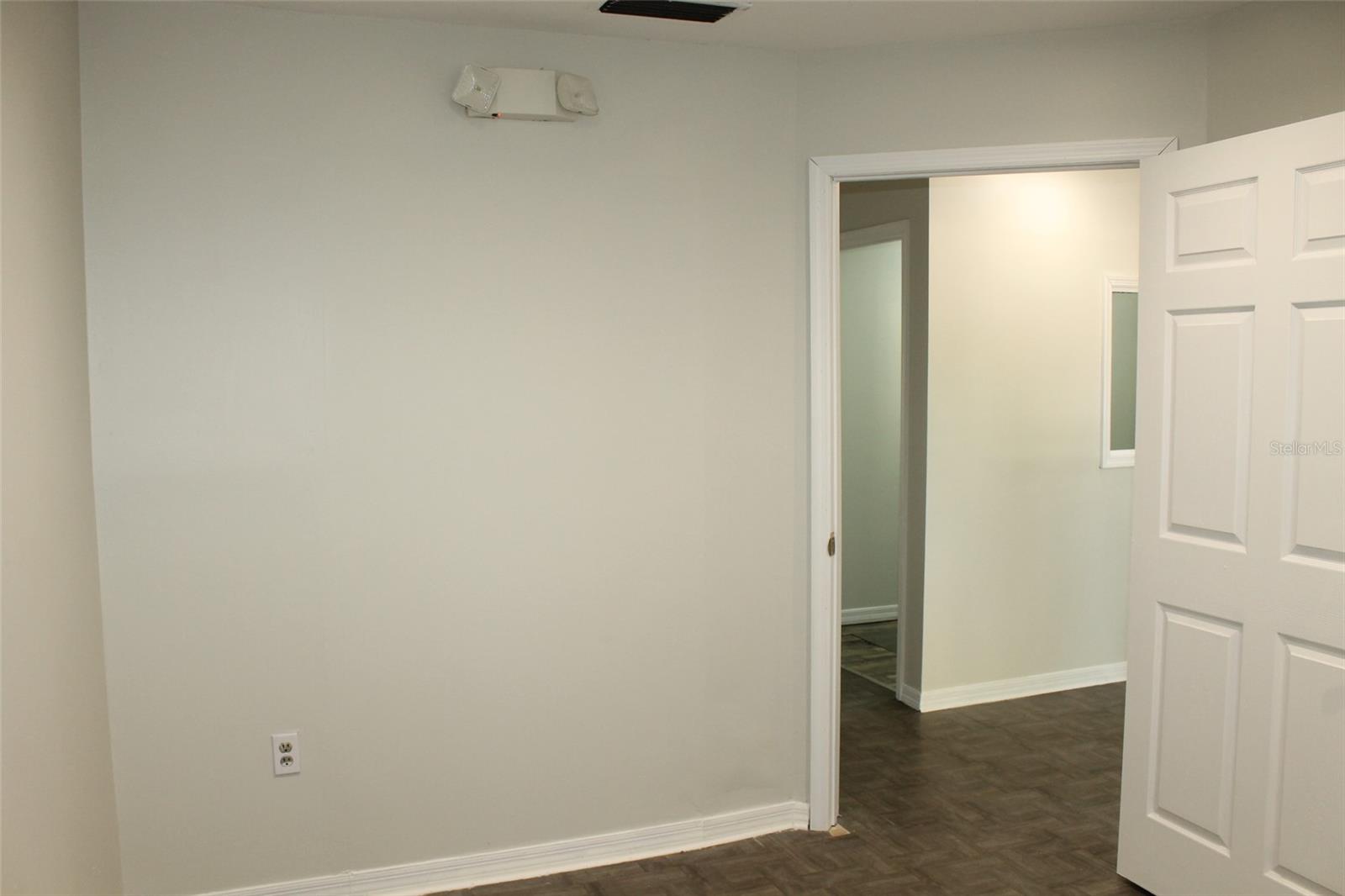 421 Montgomery Rd #125 Property Photo 3