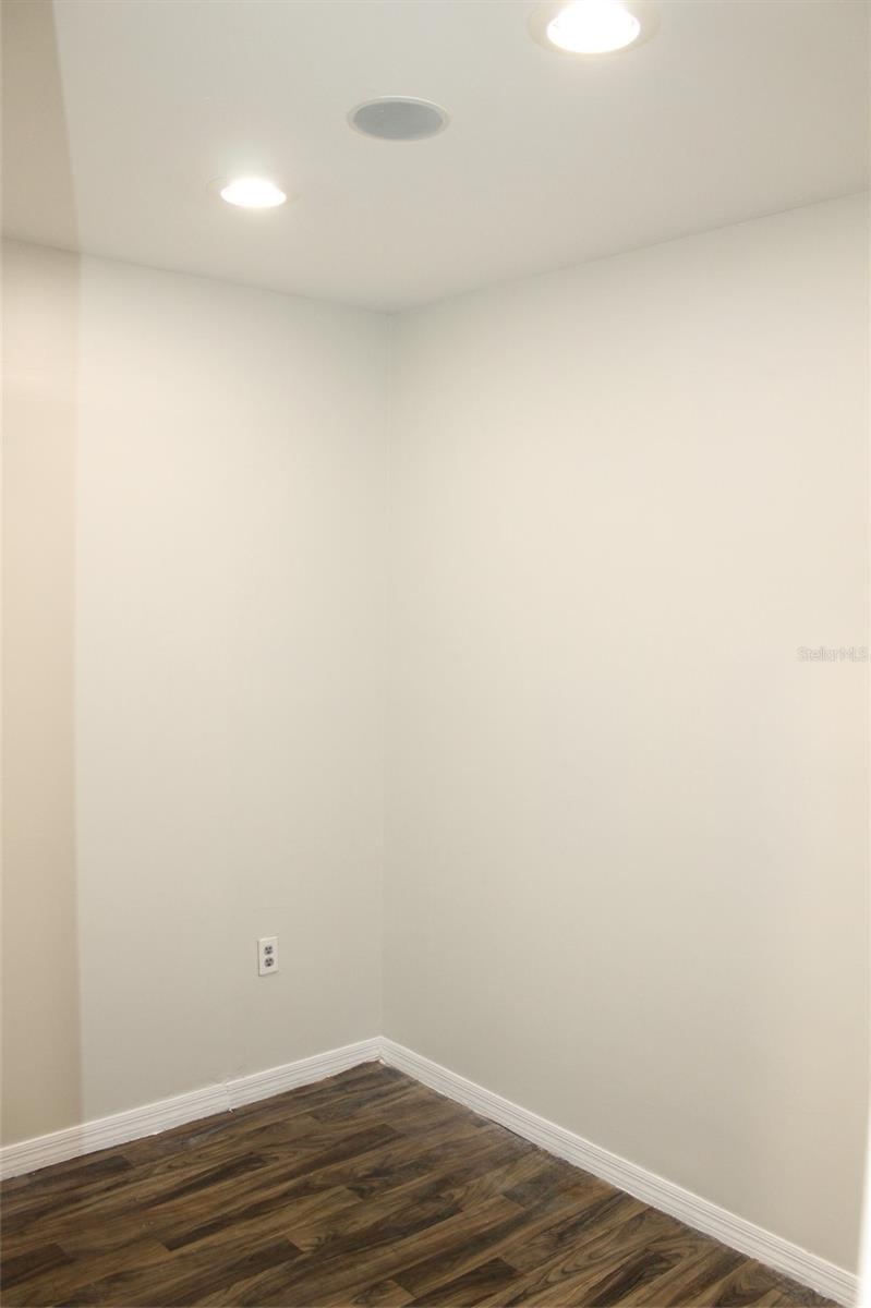 421 Montgomery Rd #125 Property Photo 4