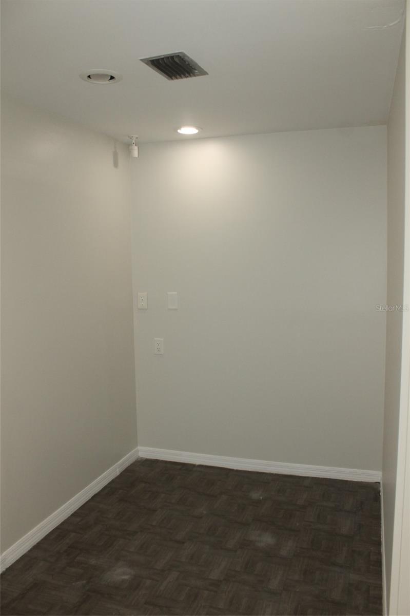 421 Montgomery Rd #125 Property Photo 14