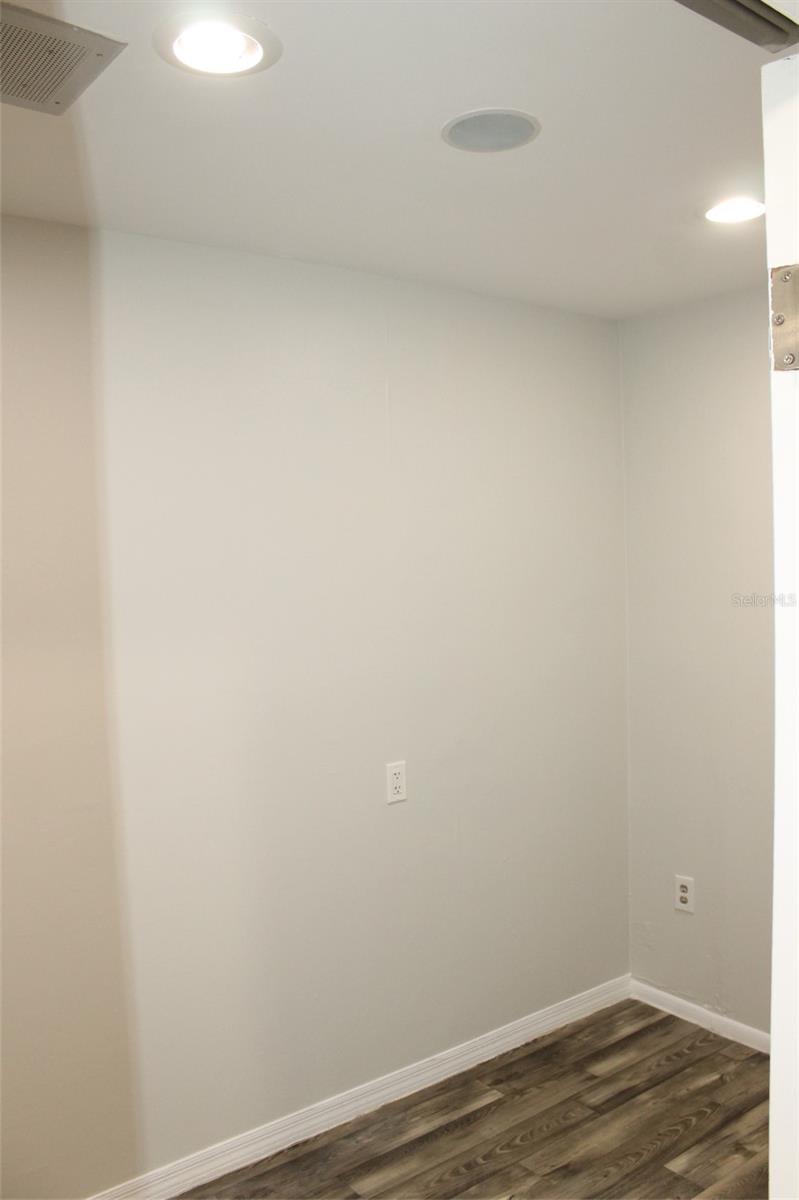 421 Montgomery Rd #125 Property Photo 17