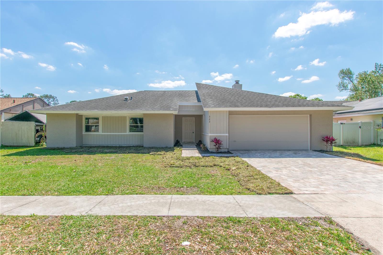 323 Shadow Oak Dr Property Photo