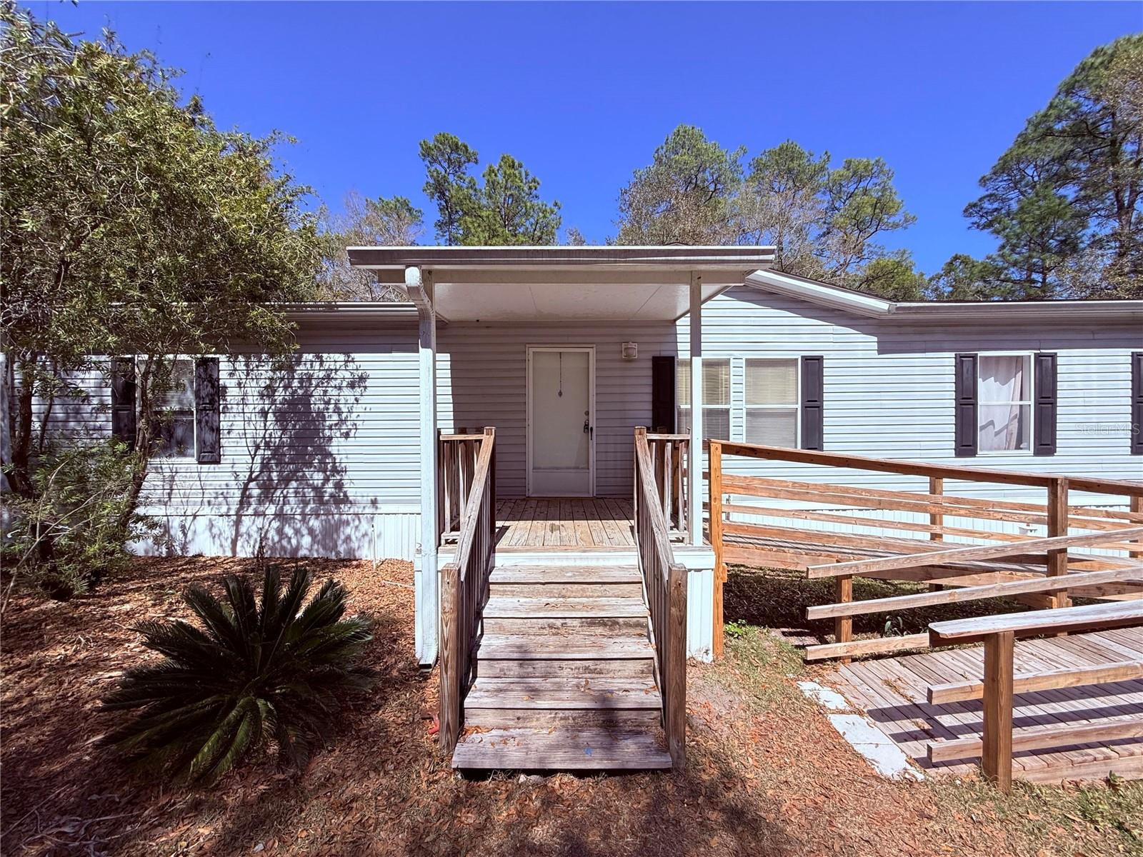 229 Dolphin Cir Property Photo