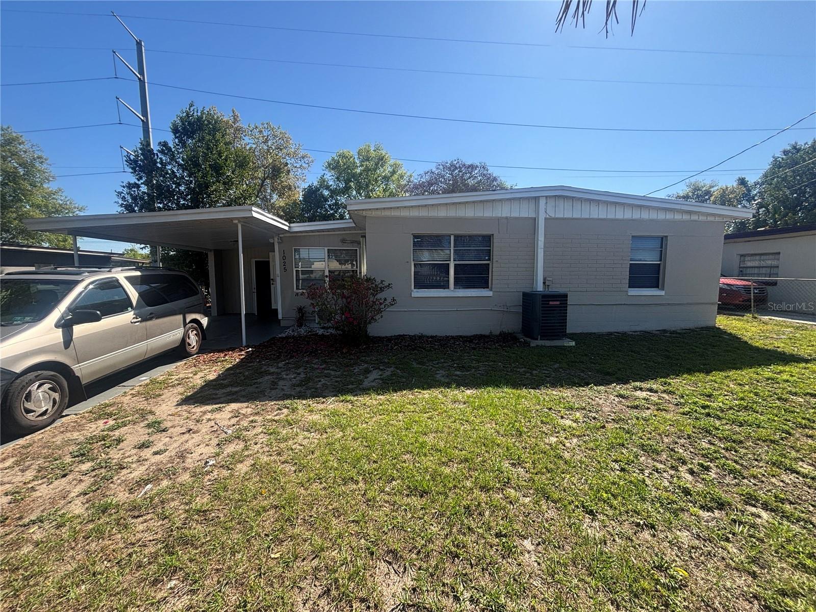 1025 Ferndell Rd Property Photo