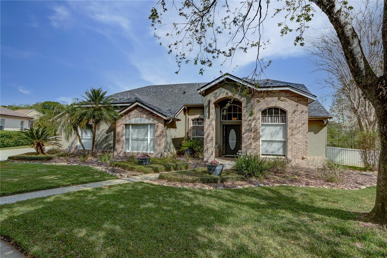 876 Kensington Gardens Ct Property Photo