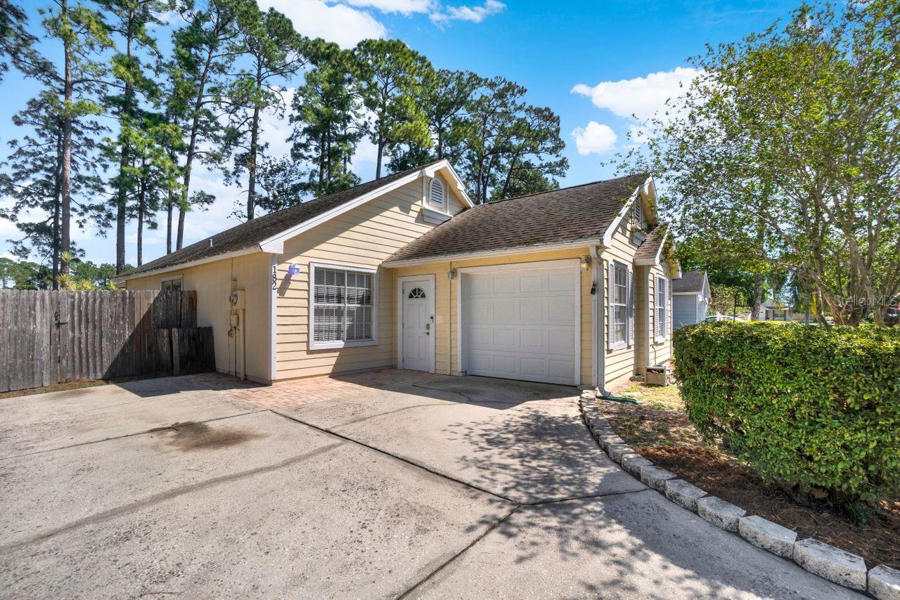 182 Edgewater Cir Property Photo 1
