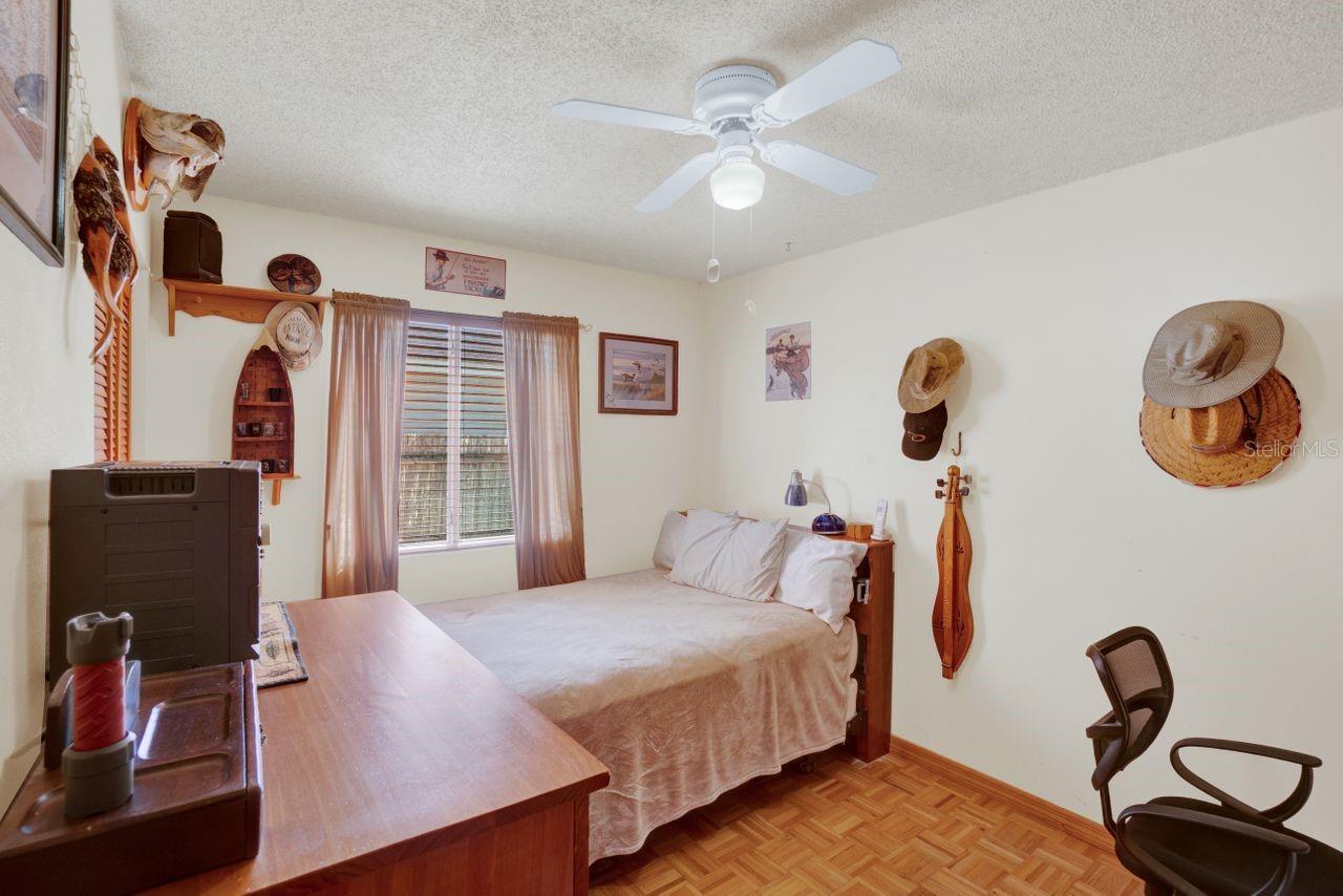 182 Edgewater Cir Property Photo 14