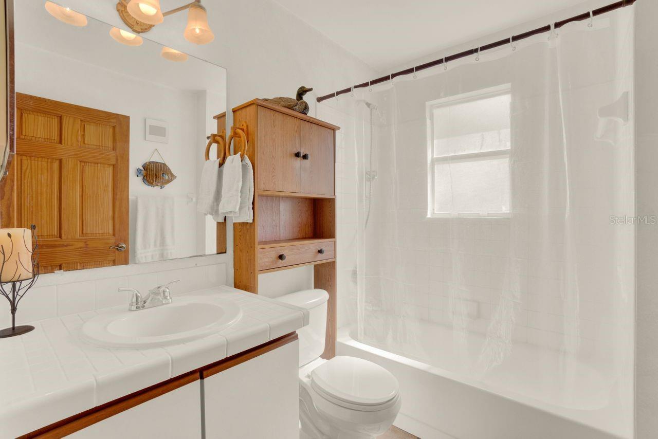 182 Edgewater Cir Property Photo 16
