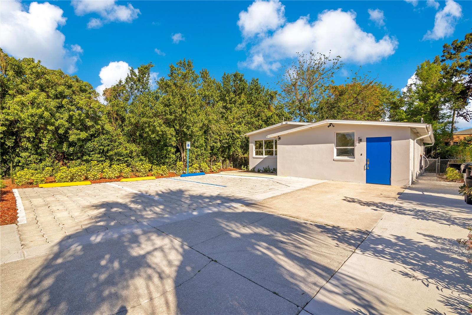 4749 Hargrave St Property Photo 4