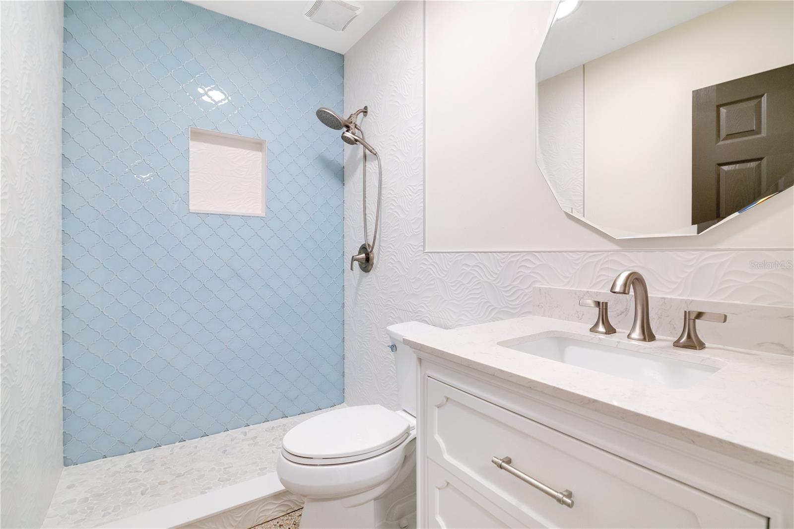 4749 Hargrave St Property Photo 15
