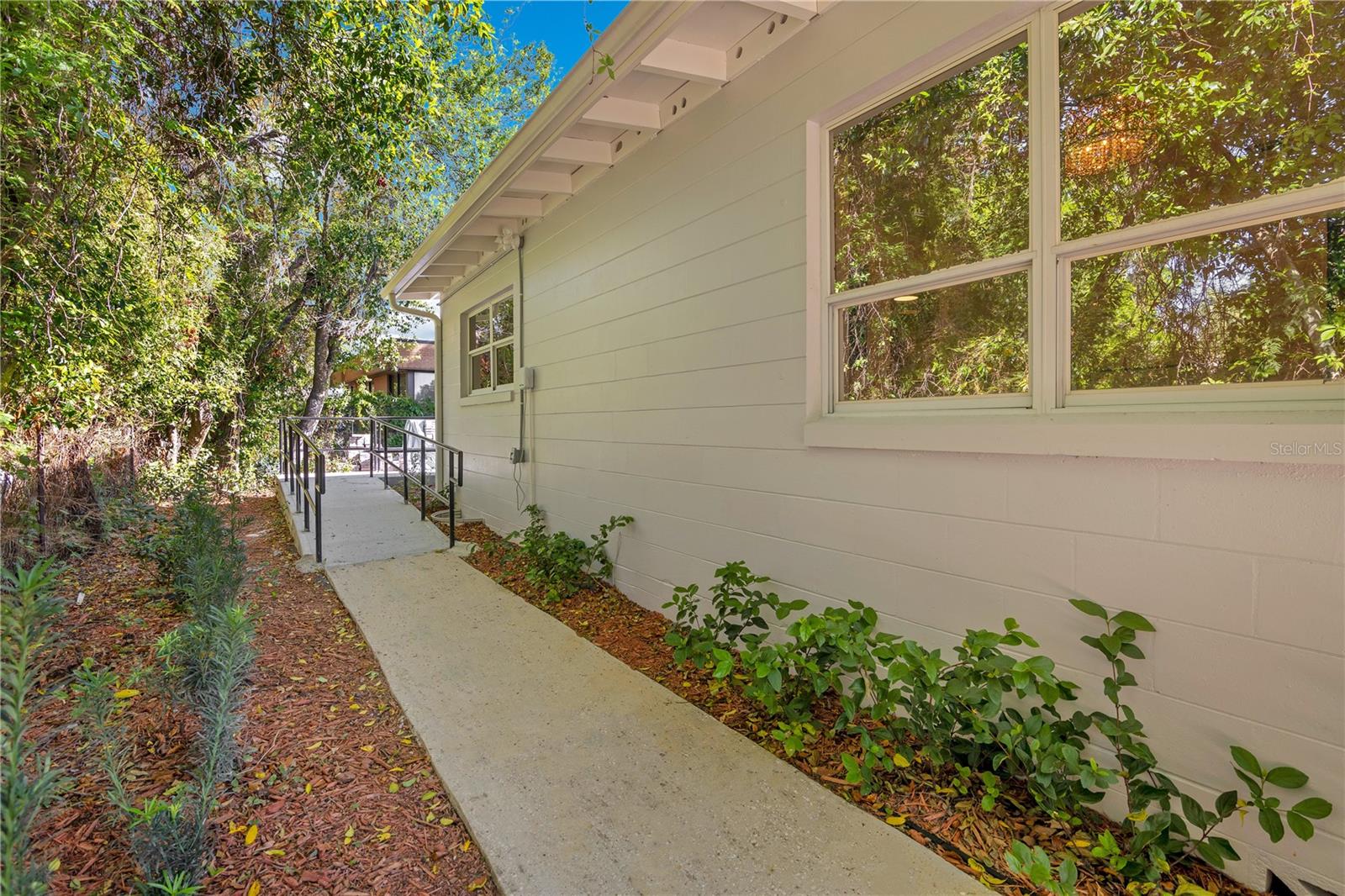 4749 Hargrave St Property Photo 16