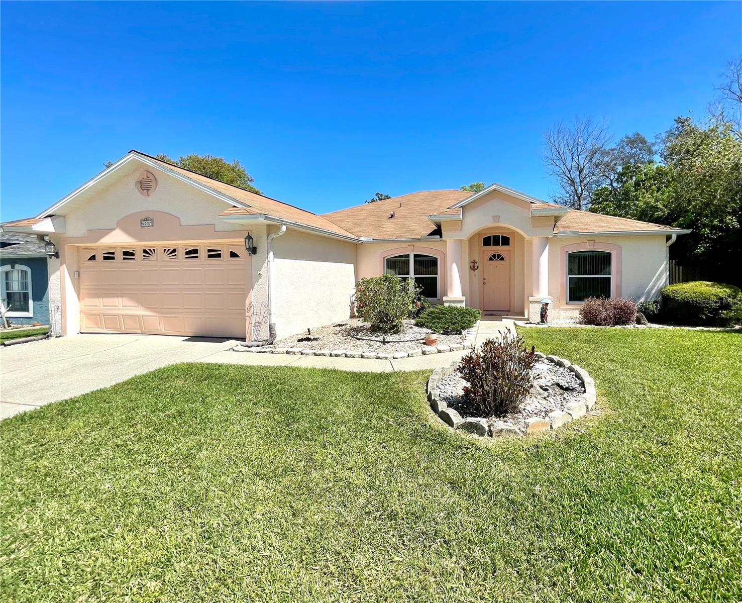 603 S Hickory Grove Ln Property Photo 1