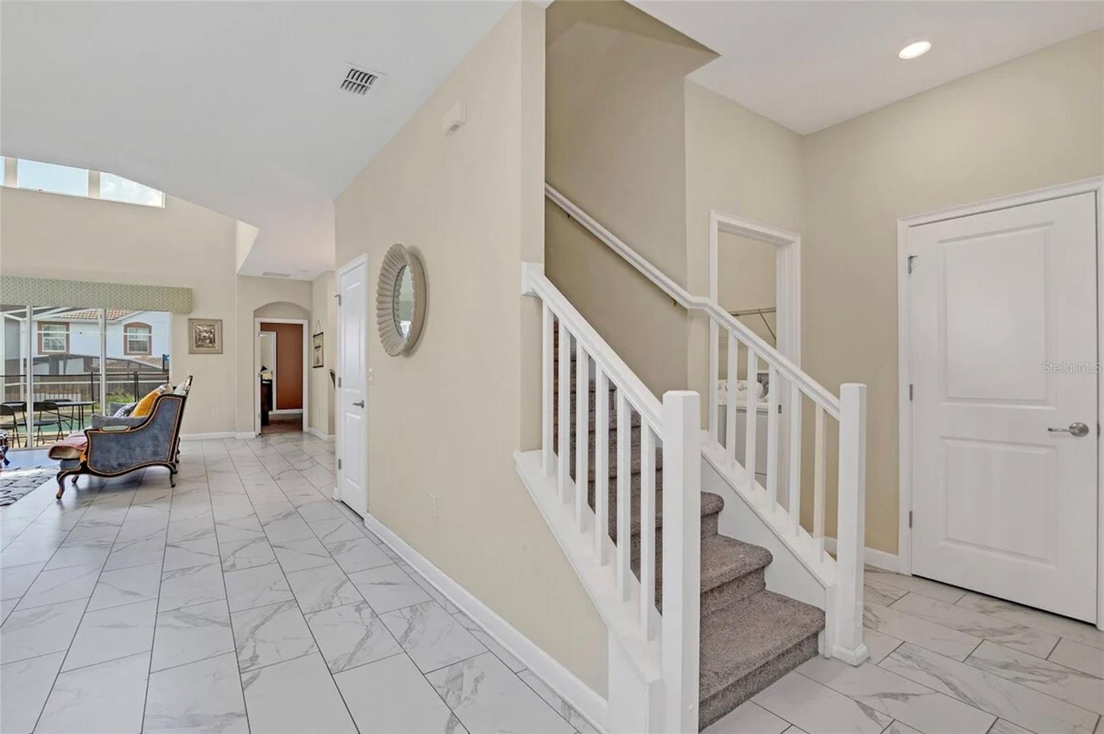 1555 Flange Dr Property Photo 4