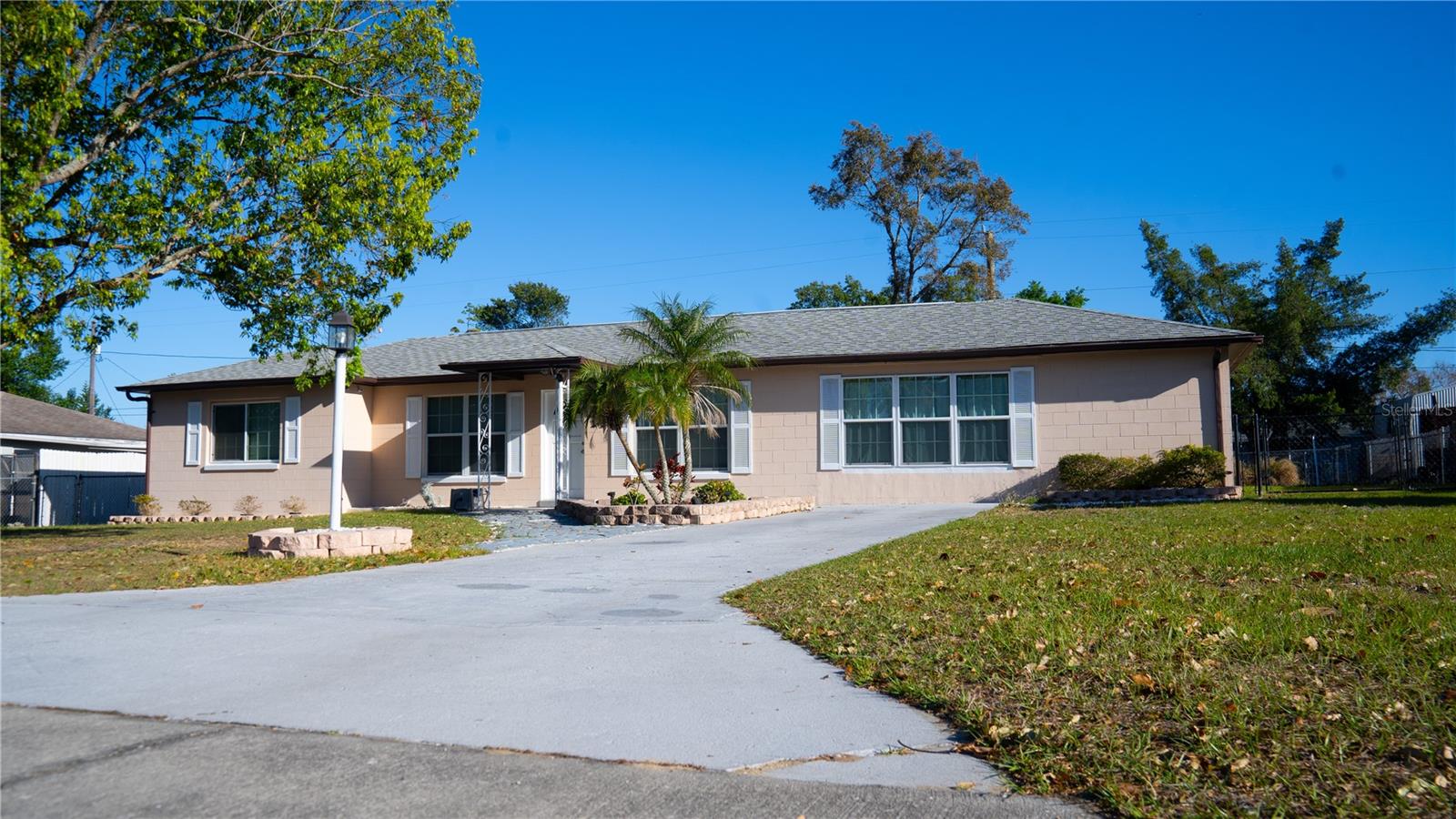 345 W Seminole Ave Property Photo