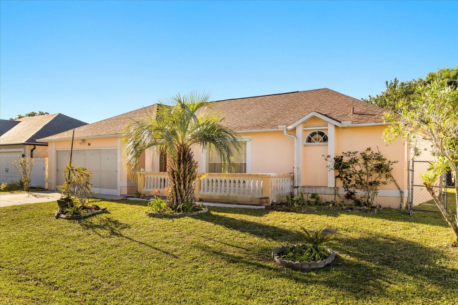 121 Barrington Dr Property Photo