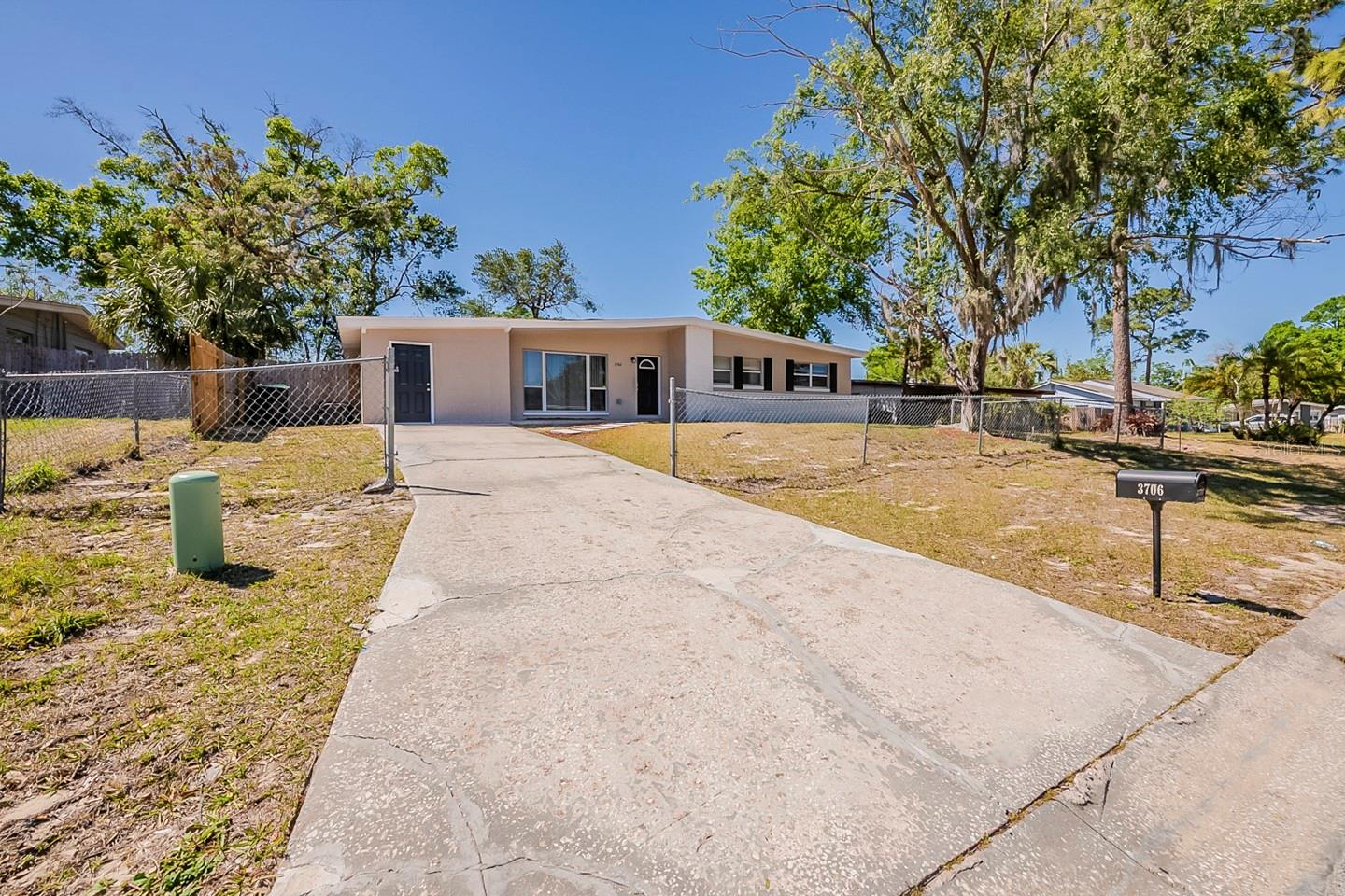 3706 Wade Rd Property Photo