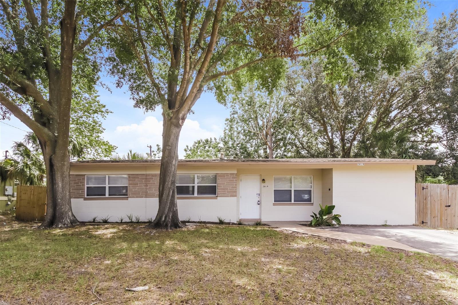 2819 Bon Air Dr Property Photo