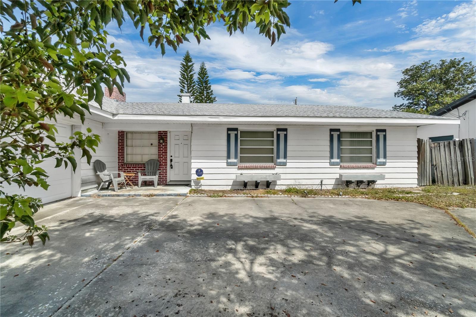 2829 Aloma Ave Property Photo 1