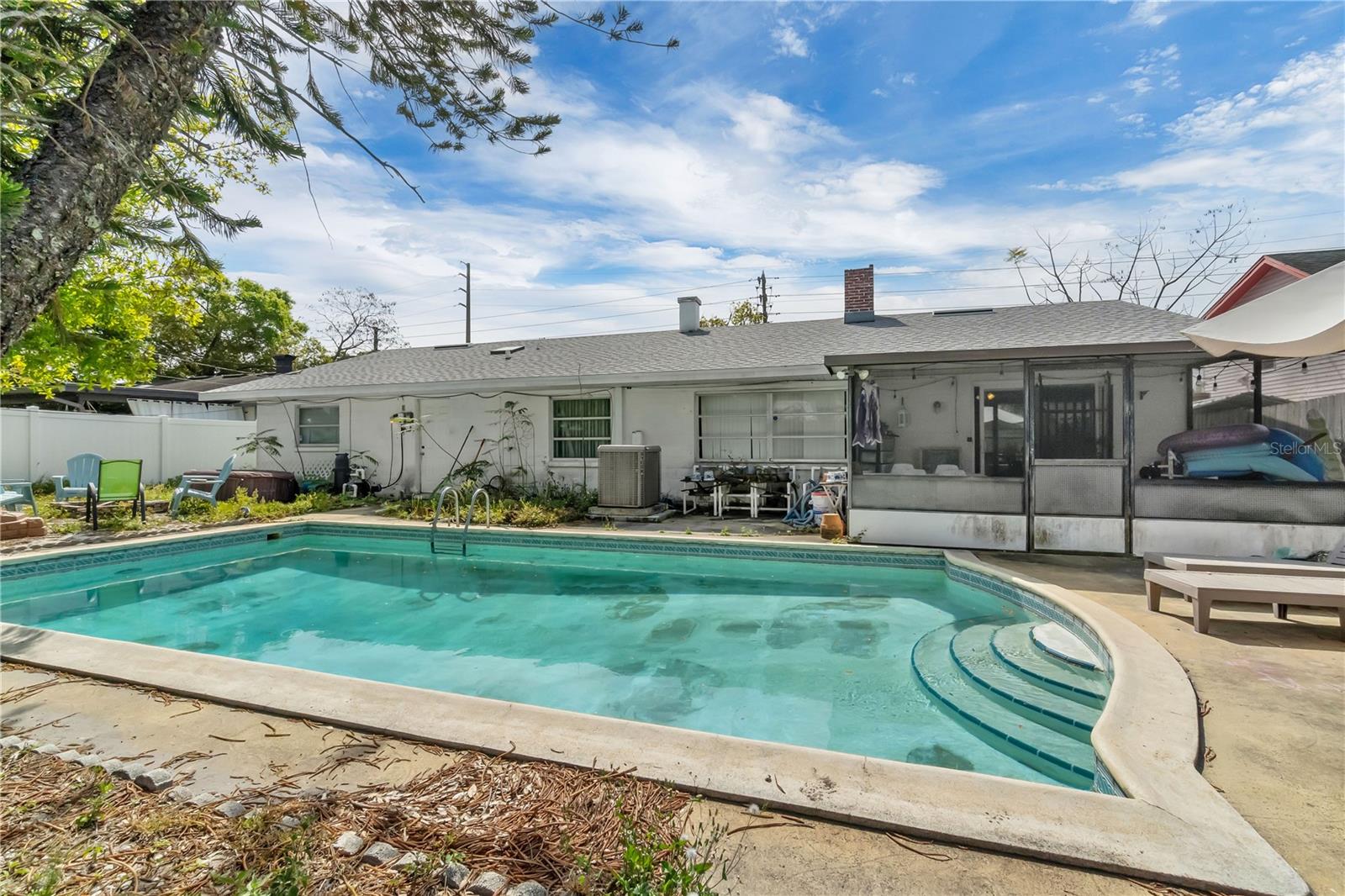 2829 Aloma Ave Property Photo 2