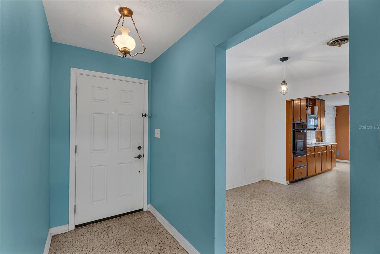 2829 Aloma Ave Property Photo 13