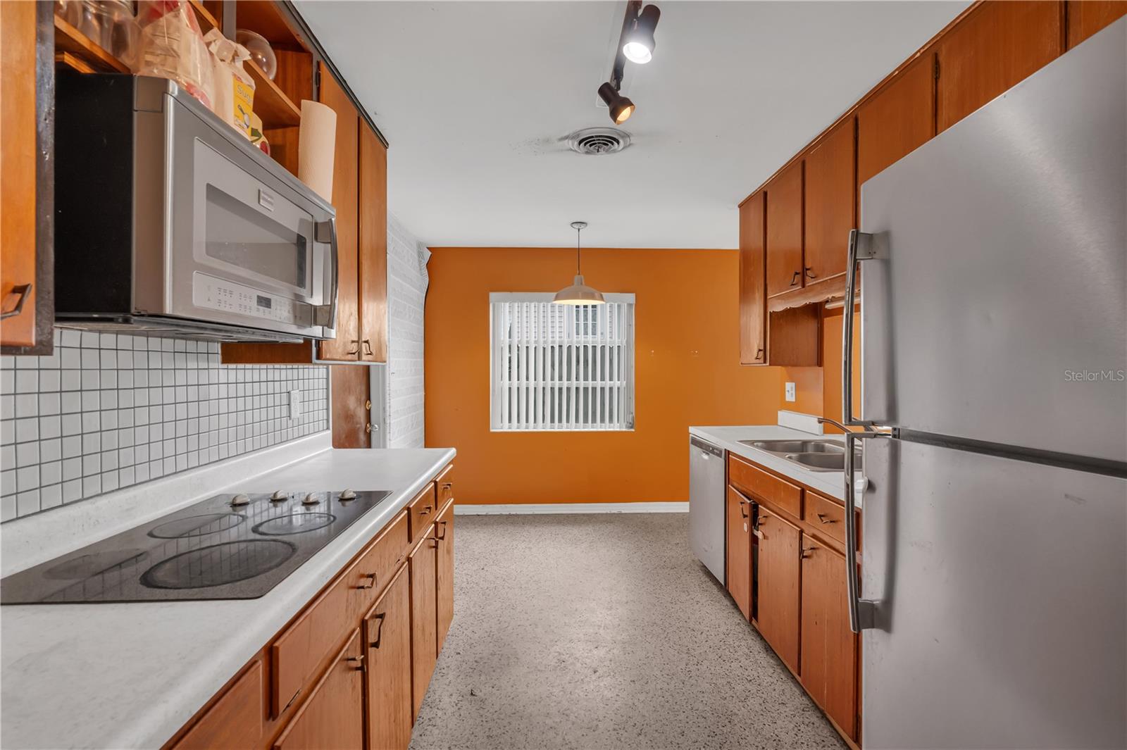 2829 Aloma Ave Property Photo 15