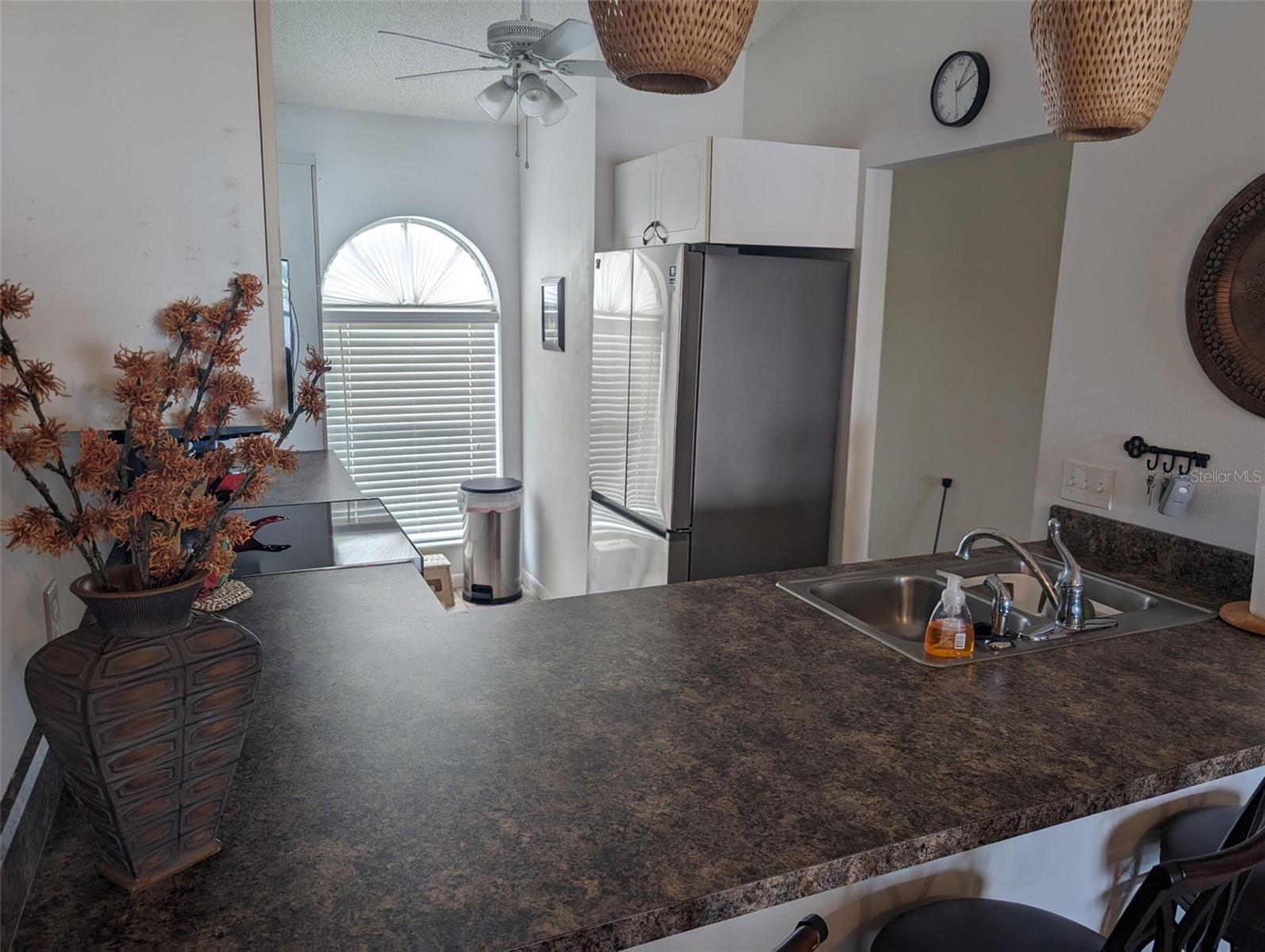 308 Stephen Dr #8 Property Photo 2