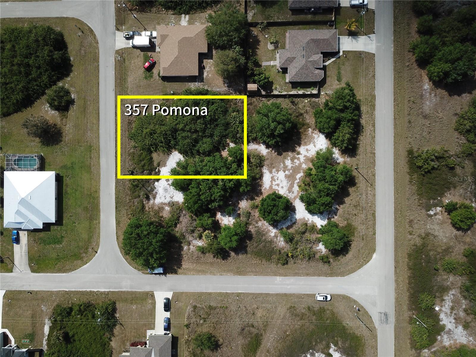 357 Pomona St Property Photo 2