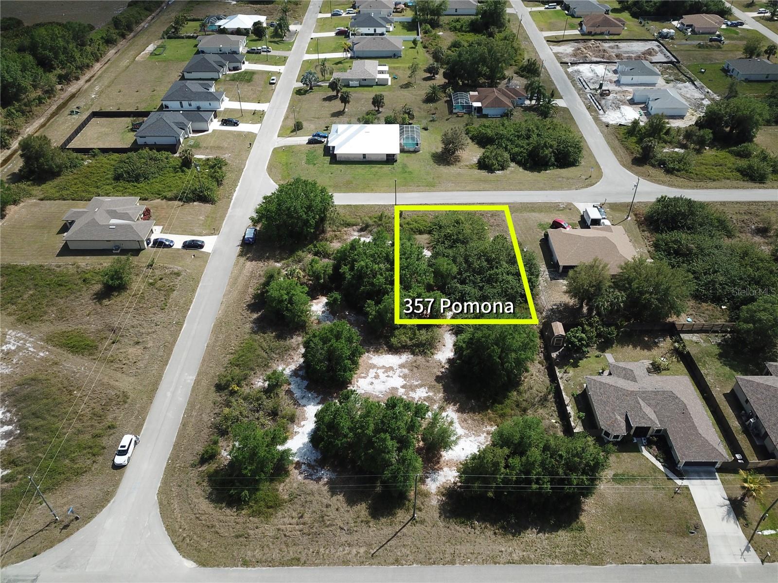 357 Pomona St Property Photo 3