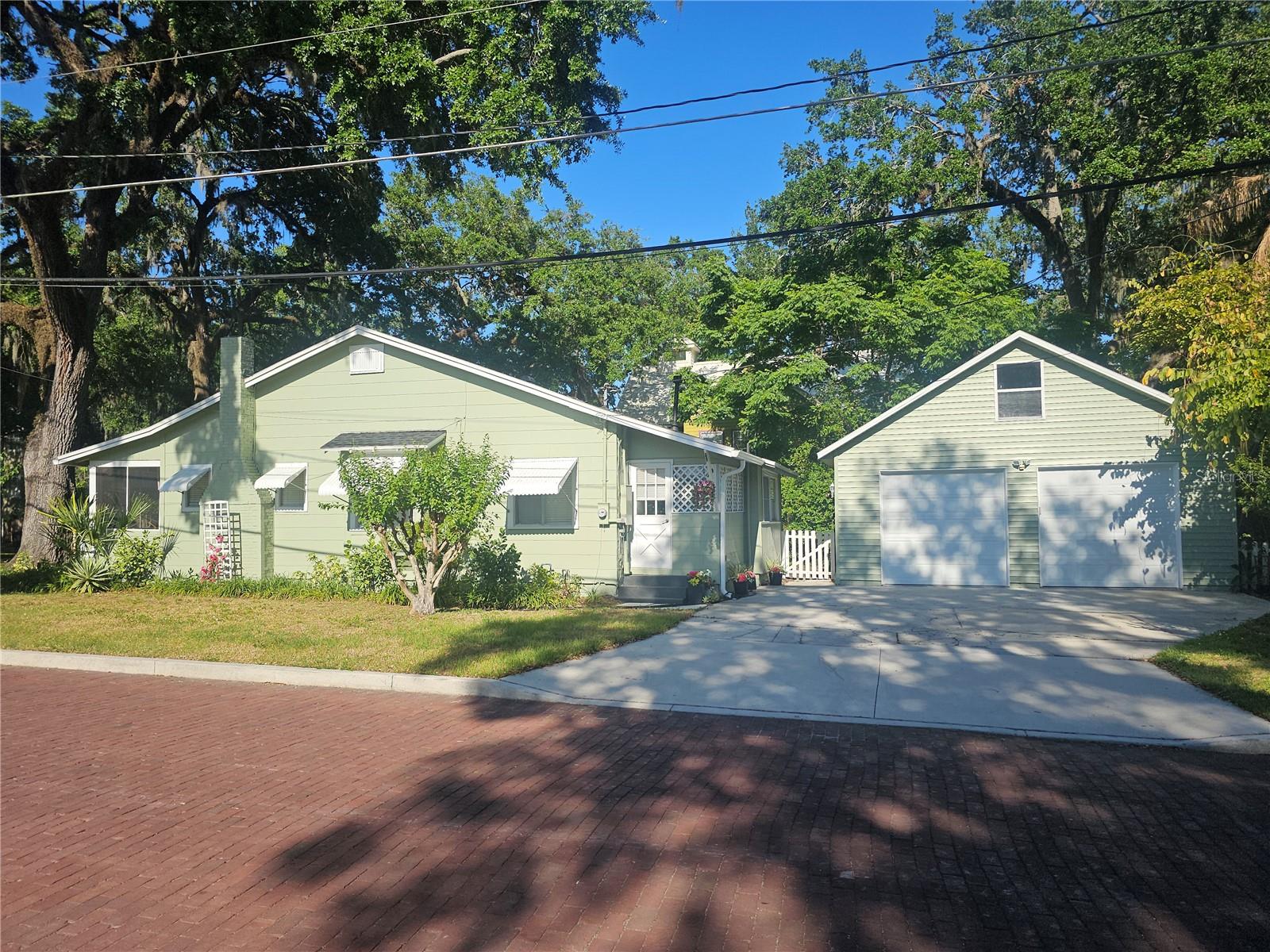 1000 Elmwood St Property Photo 1