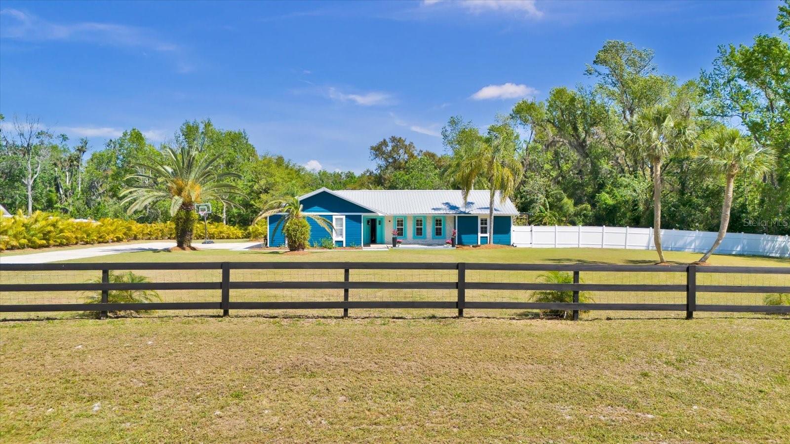 245 Country Circle Dr E Property Photo 1