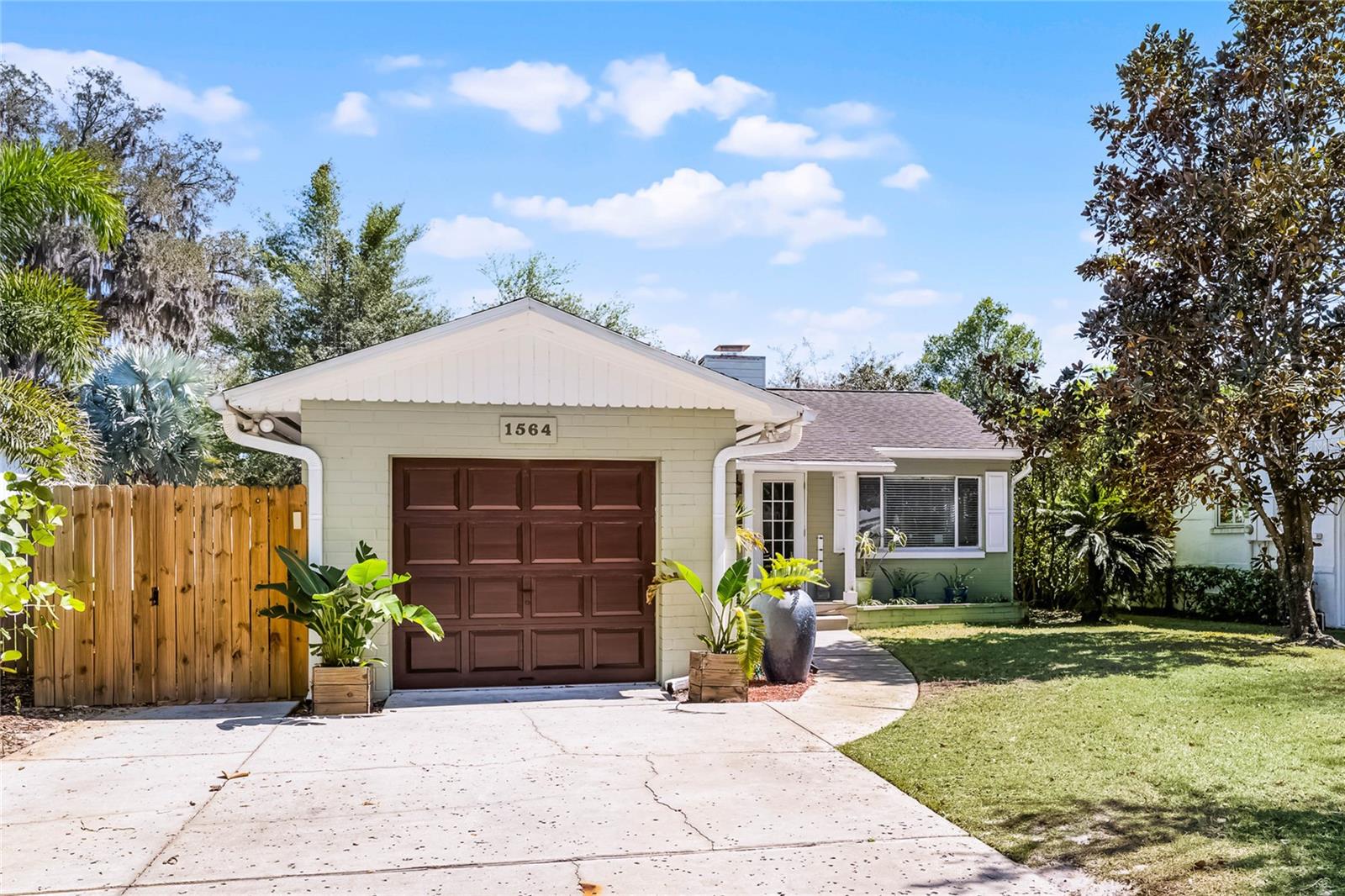 1564 Cavendish Rd Property Photo 3